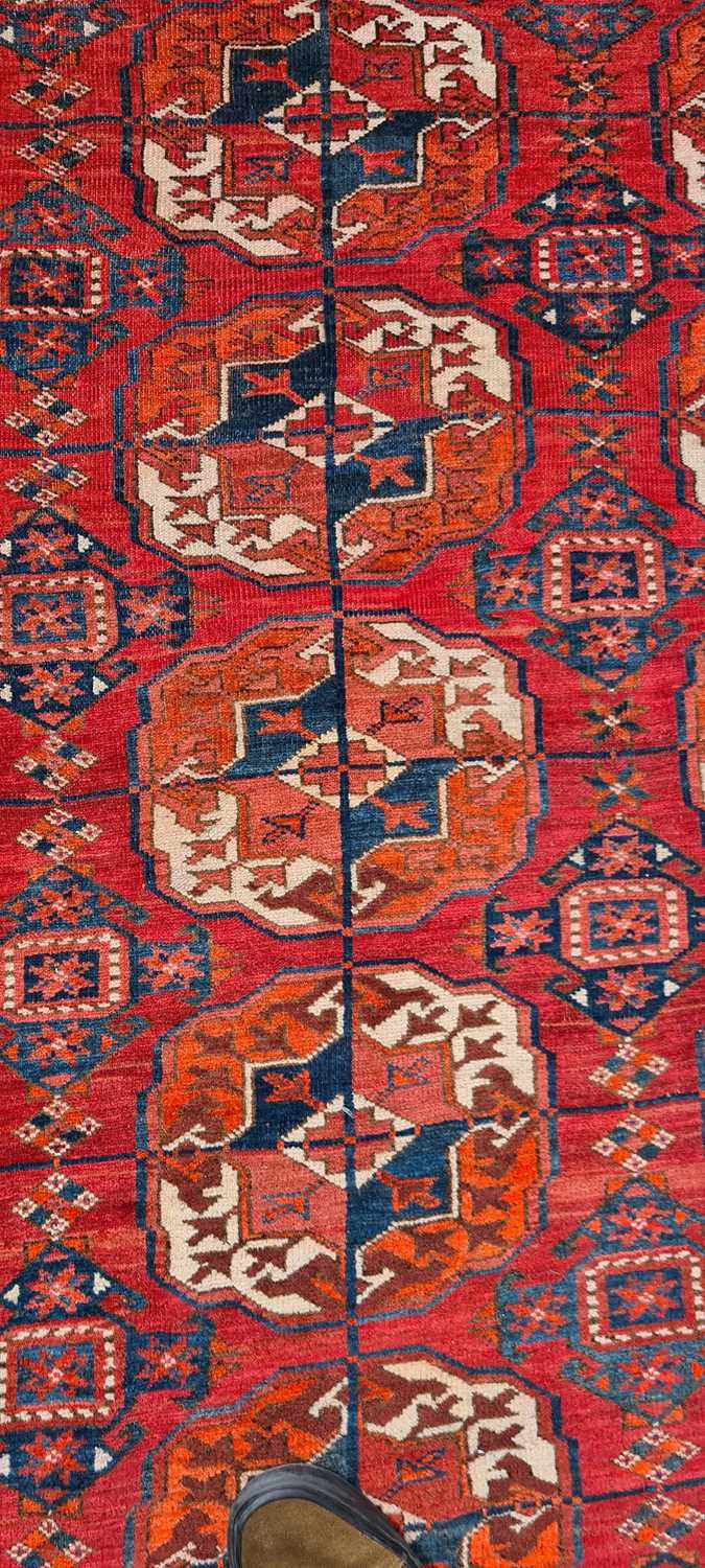 A Tekke Turkmen carpet - Image 4 of 46