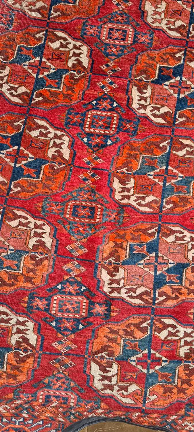 A Tekke Turkmen carpet - Image 10 of 46