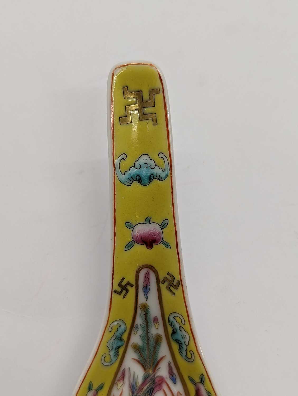 A pair of Chinese famille rose spoons, - Image 9 of 12