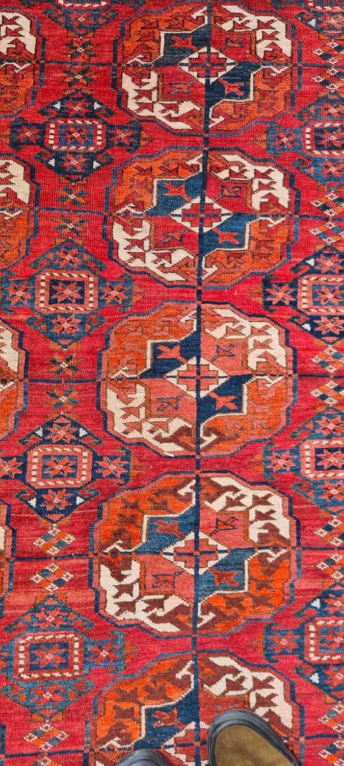 A Tekke Turkmen carpet - Image 3 of 46