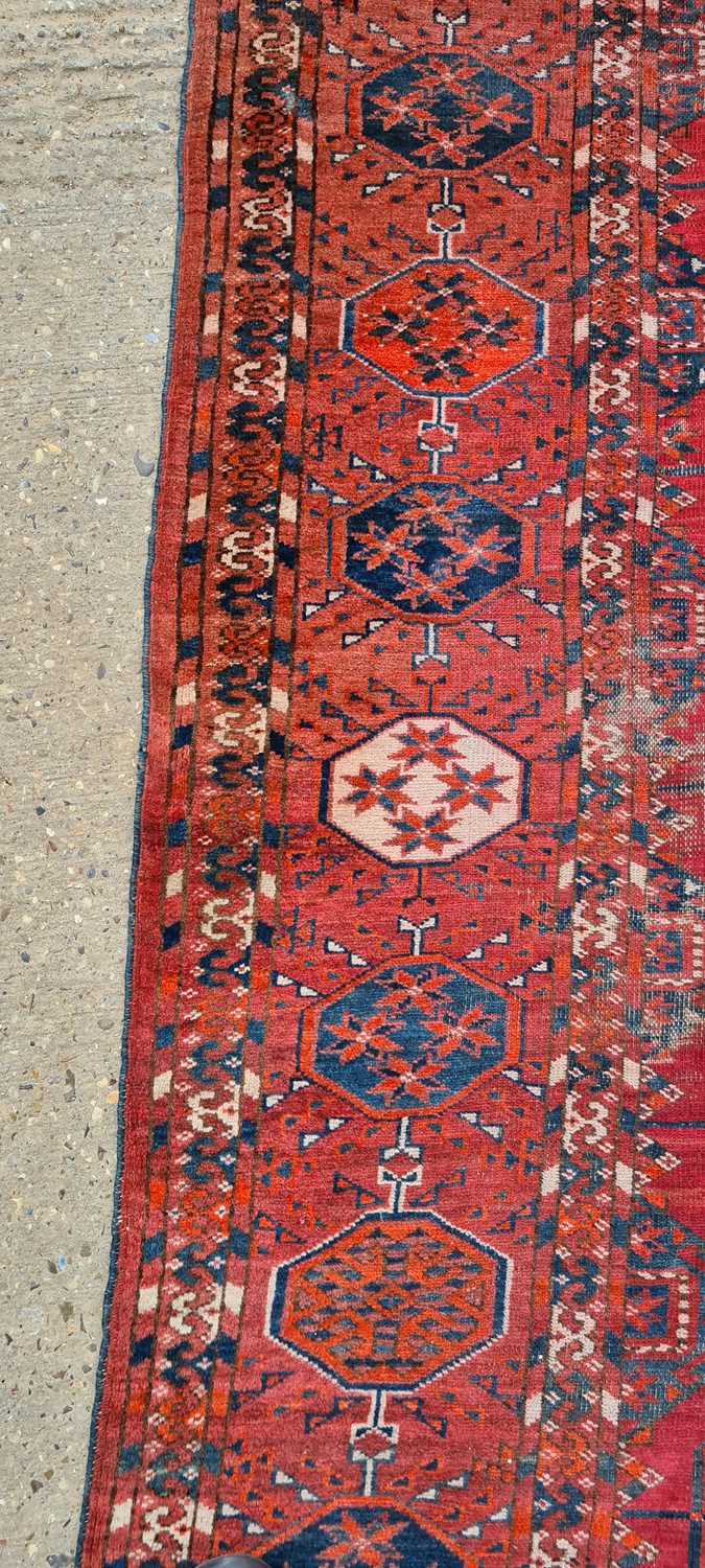 A Tekke Turkmen carpet - Image 8 of 46