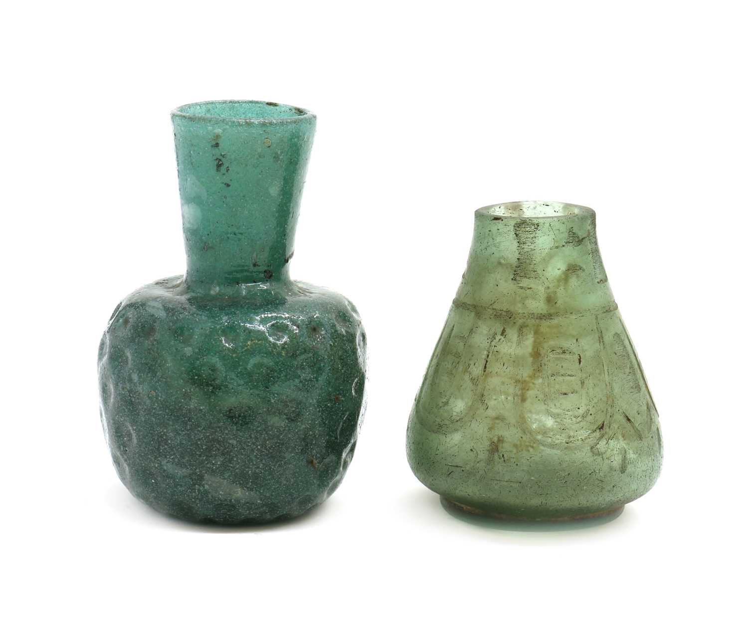 An early Islamic glass vase - Image 2 of 3