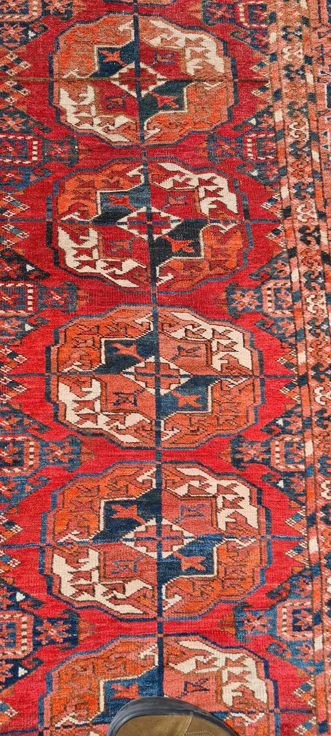 A Tekke Turkmen carpet - Image 6 of 46
