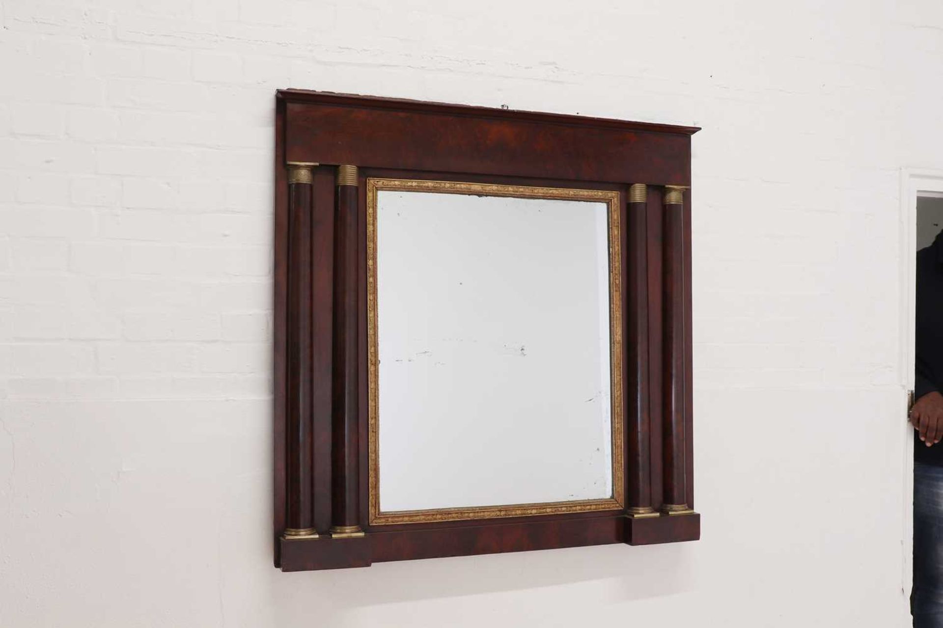 A French Empire mahogany overmantel mirror, - Bild 2 aus 6