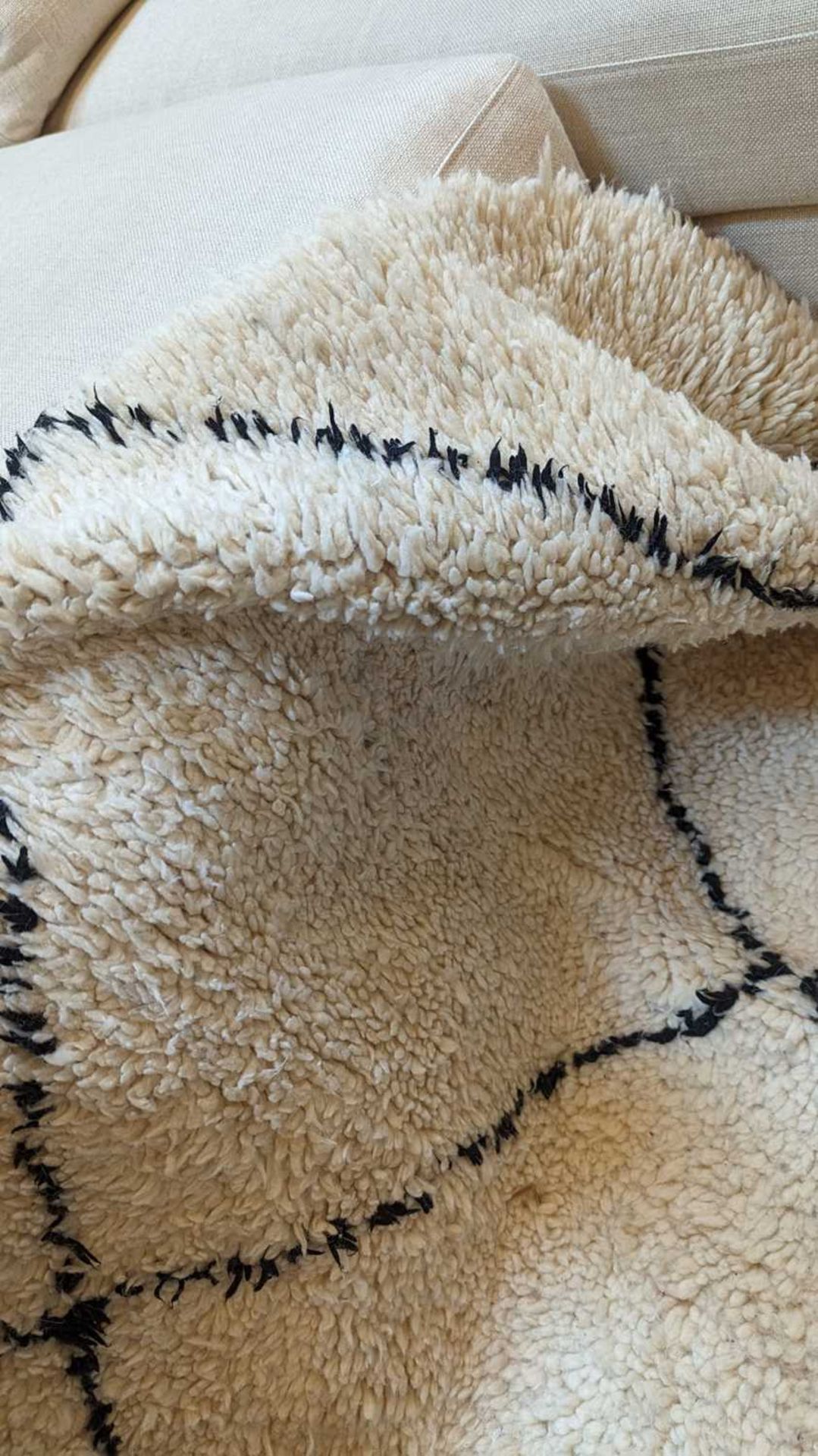 A wool Berber or Beni Ourain rug, - Bild 12 aus 17