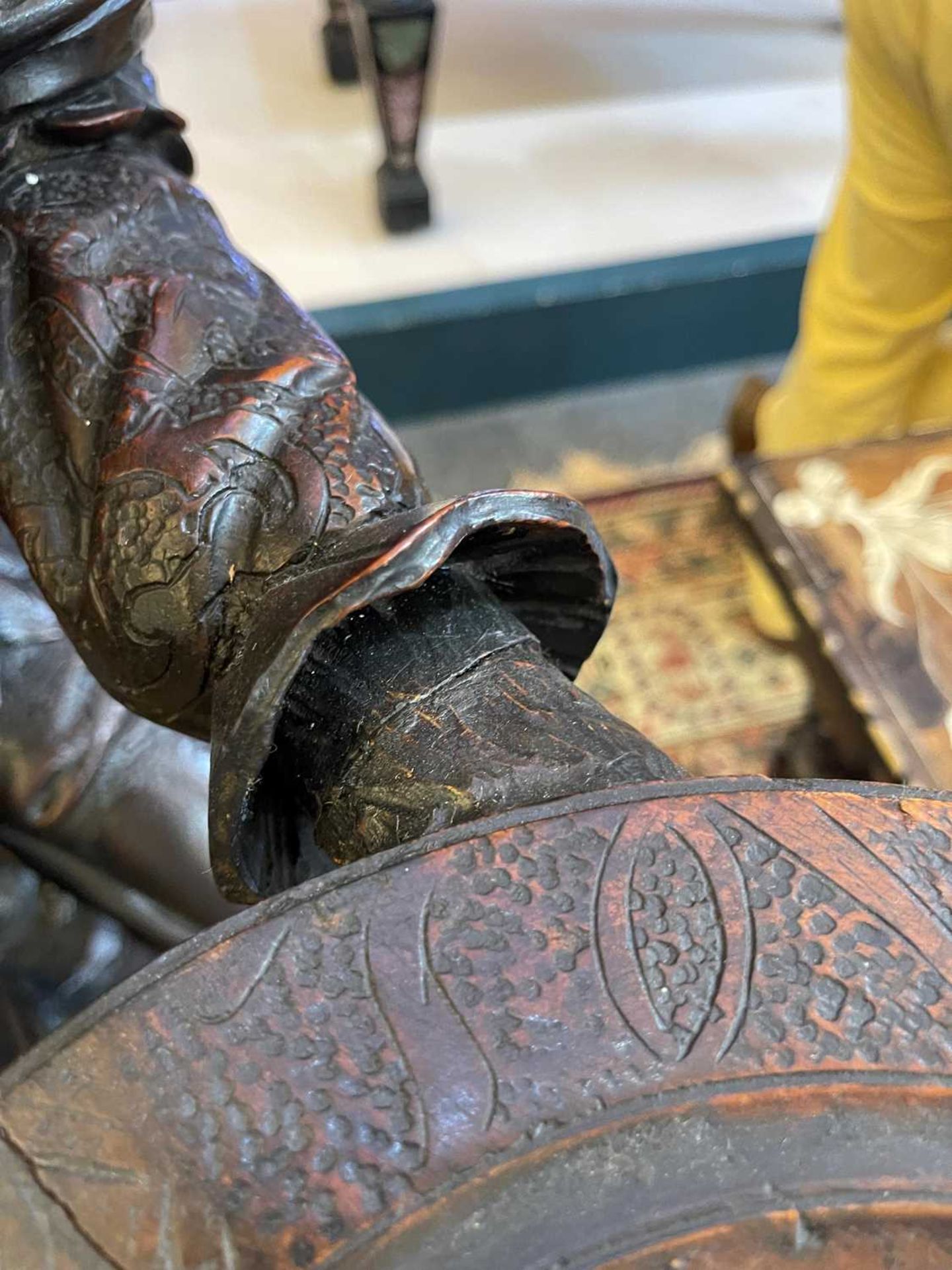 A pair of large carved walnut monkey waiters - Image 34 of 48