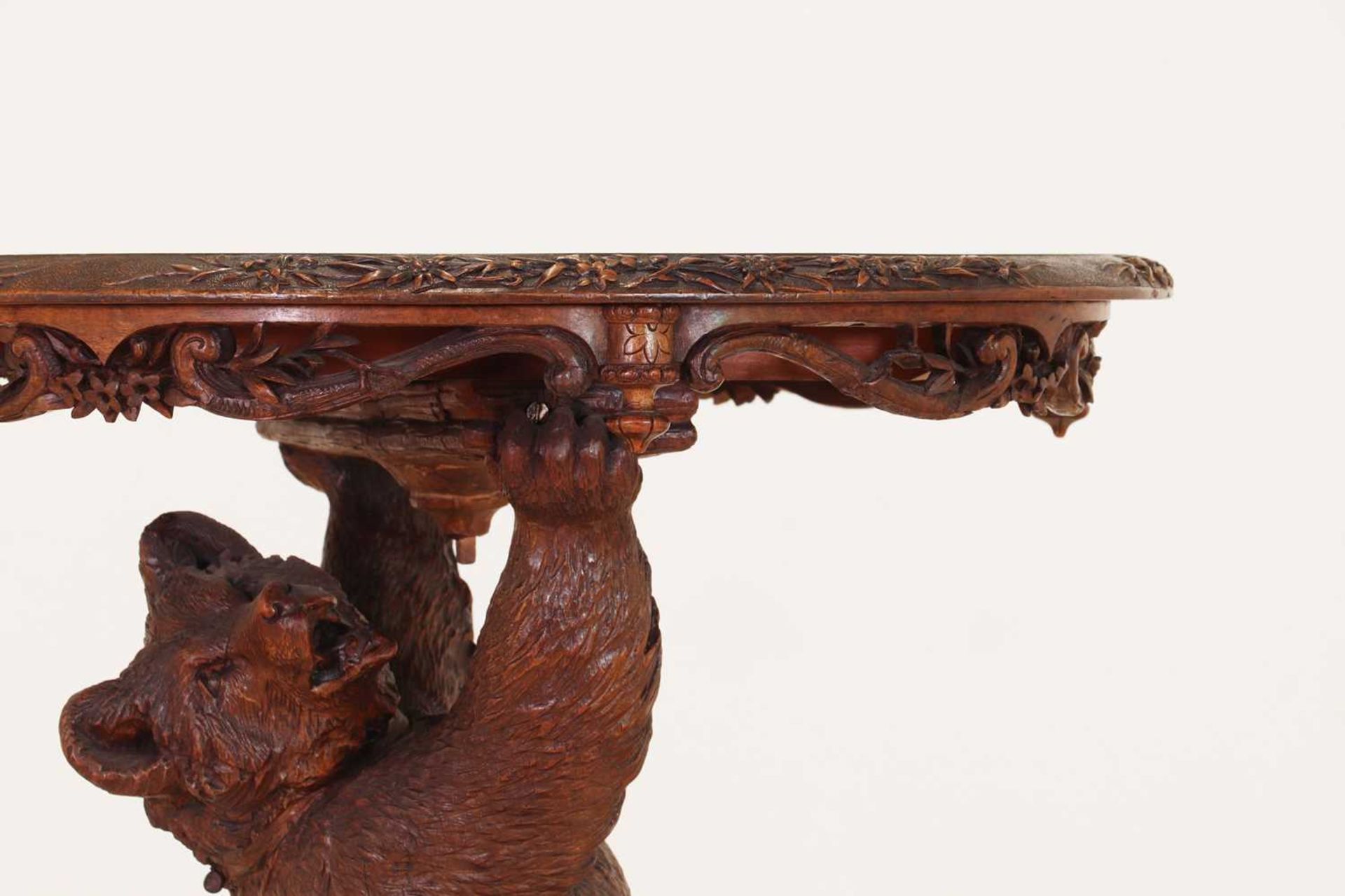 A Black Forest carved wood occasional table, - Bild 6 aus 10