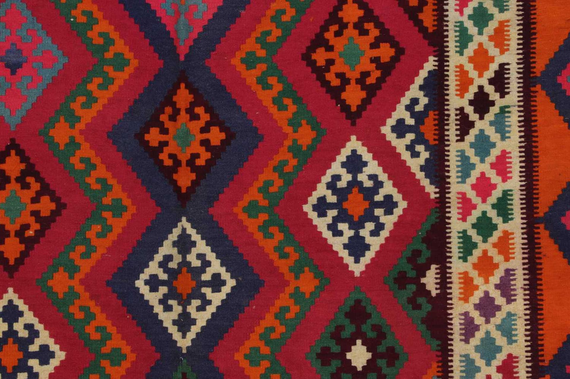 A Persian Qashqai kilim wool rug, - Bild 6 aus 13