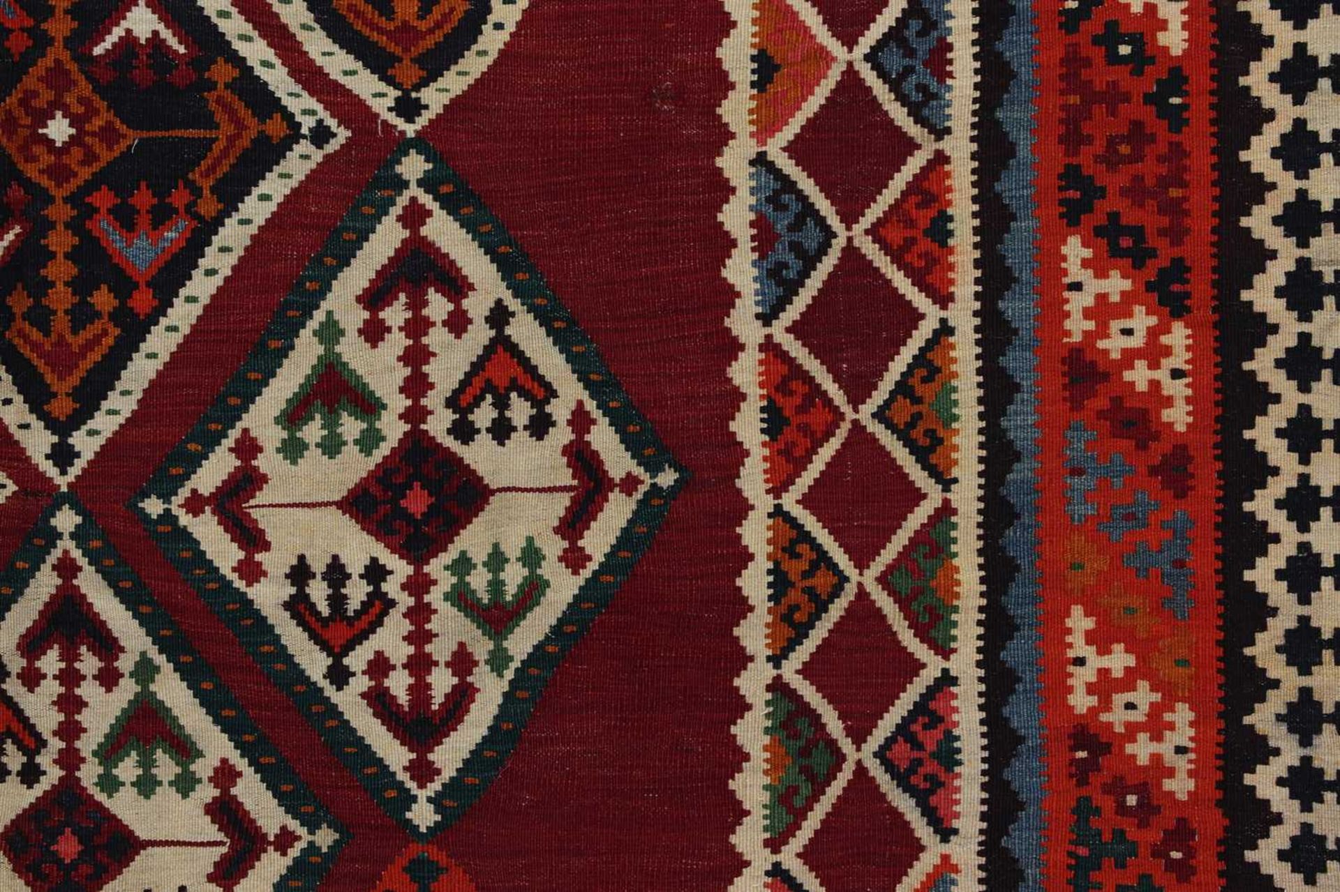 A Persian Qashqai kilim rug, - Image 4 of 5