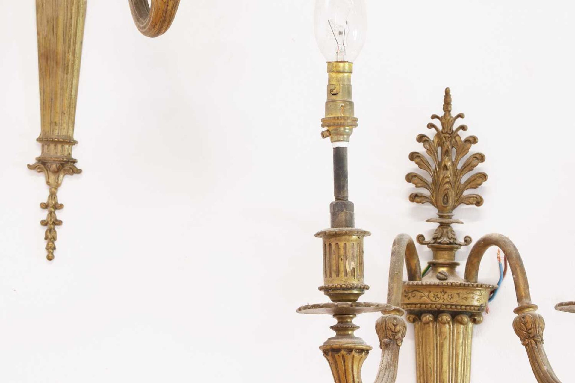 A set of six Louis XVI-style gilt-bronze wall lights, - Bild 3 aus 7