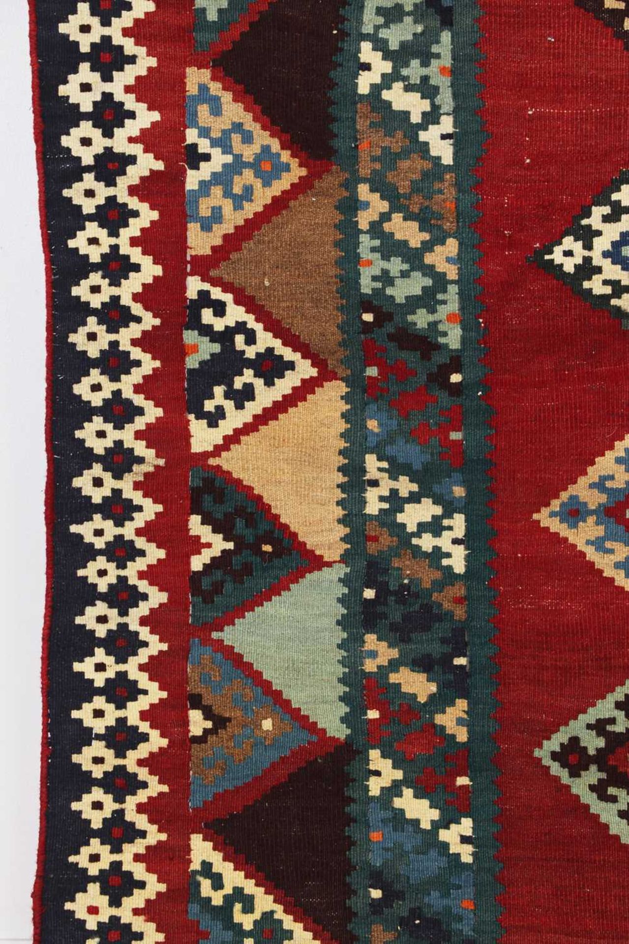 A Persian Qashqai kilim wool rug - Image 3 of 5