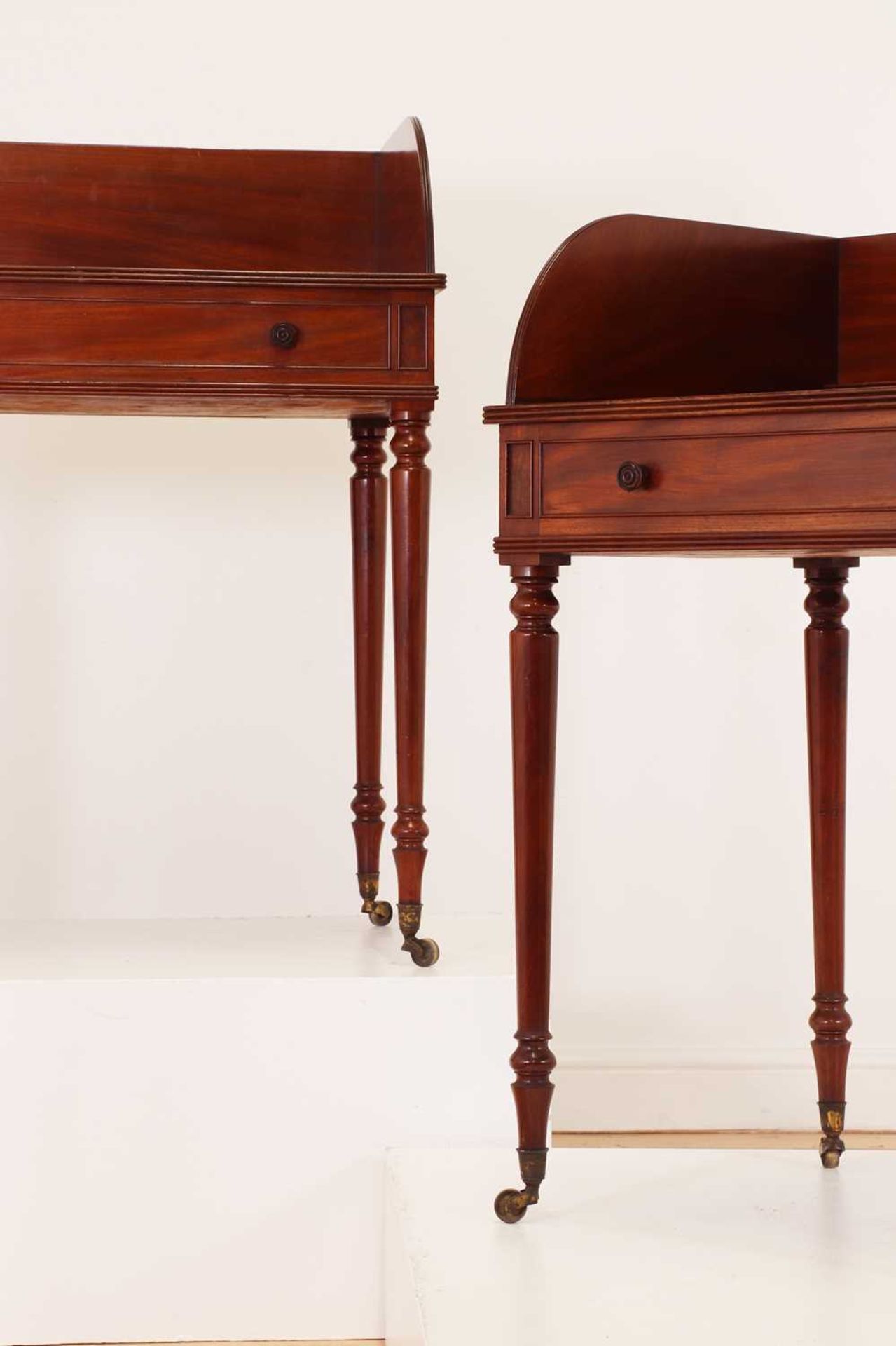 A pair of Regency mahogany washstands in the manner of Gillows, - Bild 5 aus 20