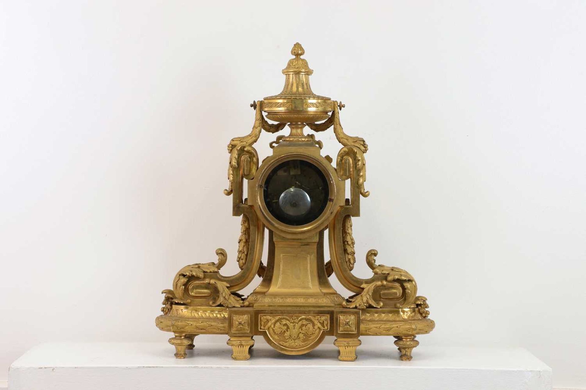 An Empire-style ormolu mantel clock, - Bild 9 aus 24