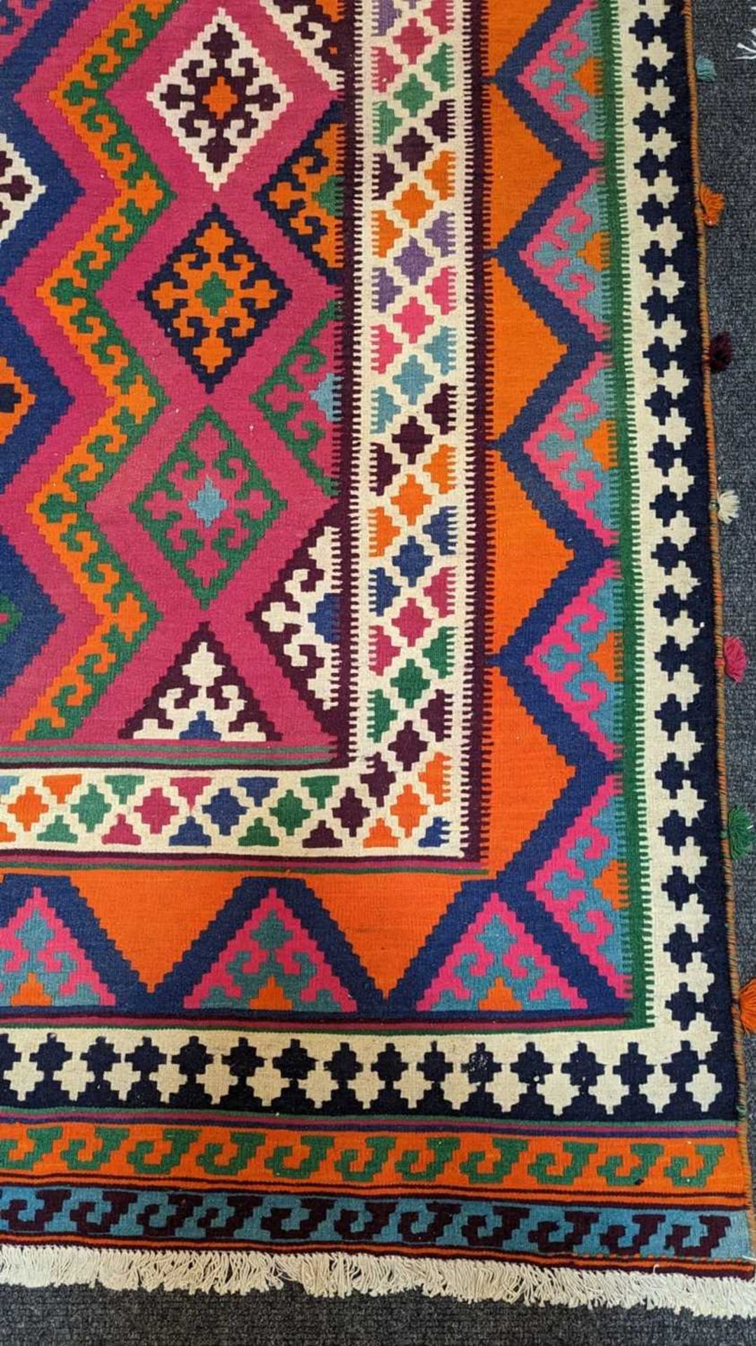 A Persian Qashqai kilim wool rug, - Bild 13 aus 13