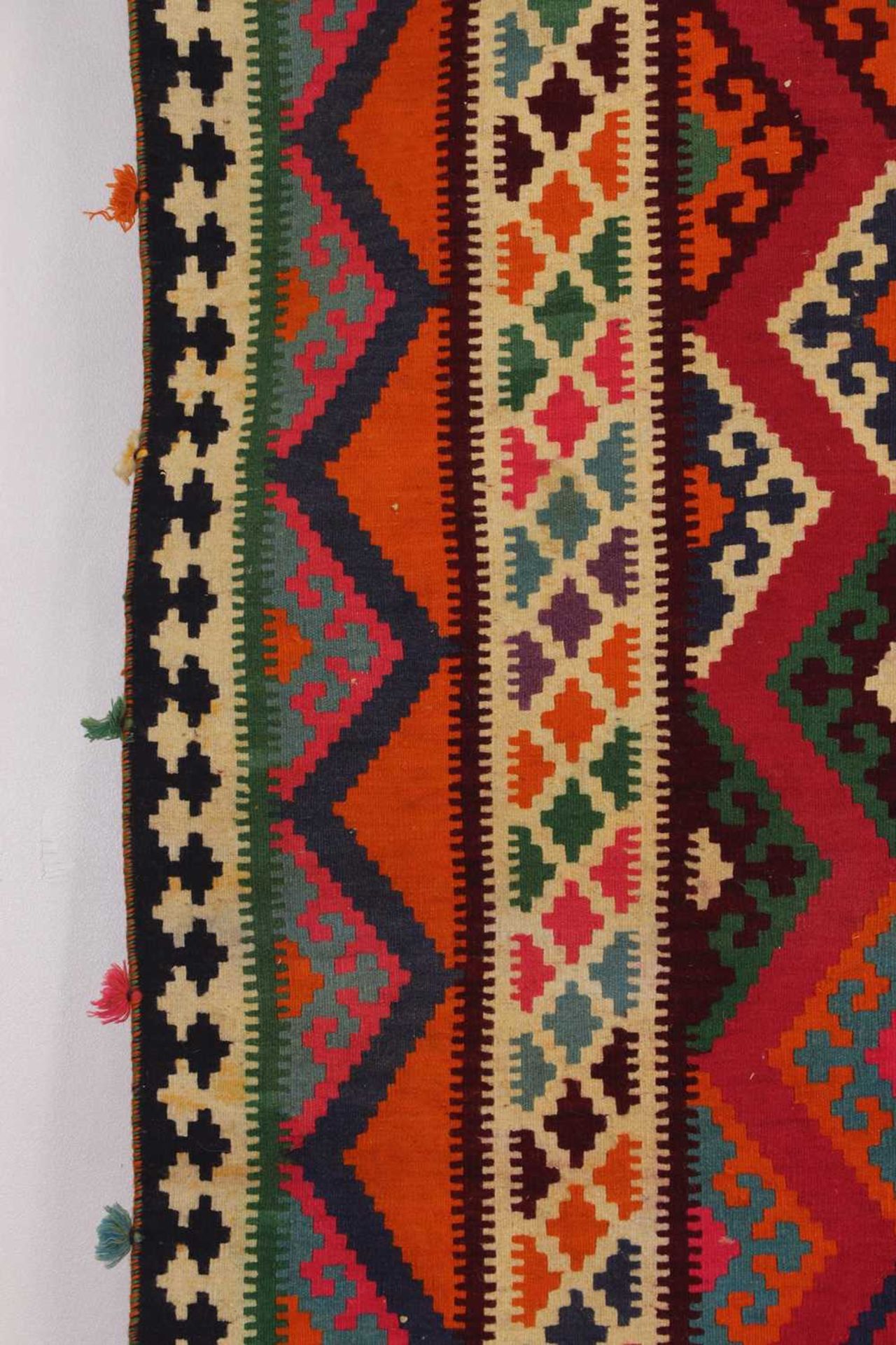 A Persian Qashqai kilim wool rug, - Bild 4 aus 13