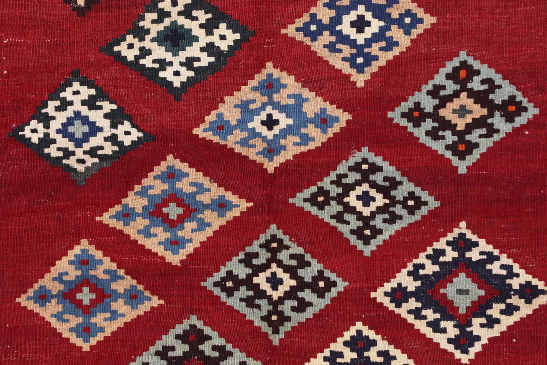 A Persian Qashqai kilim wool rug - Image 2 of 5