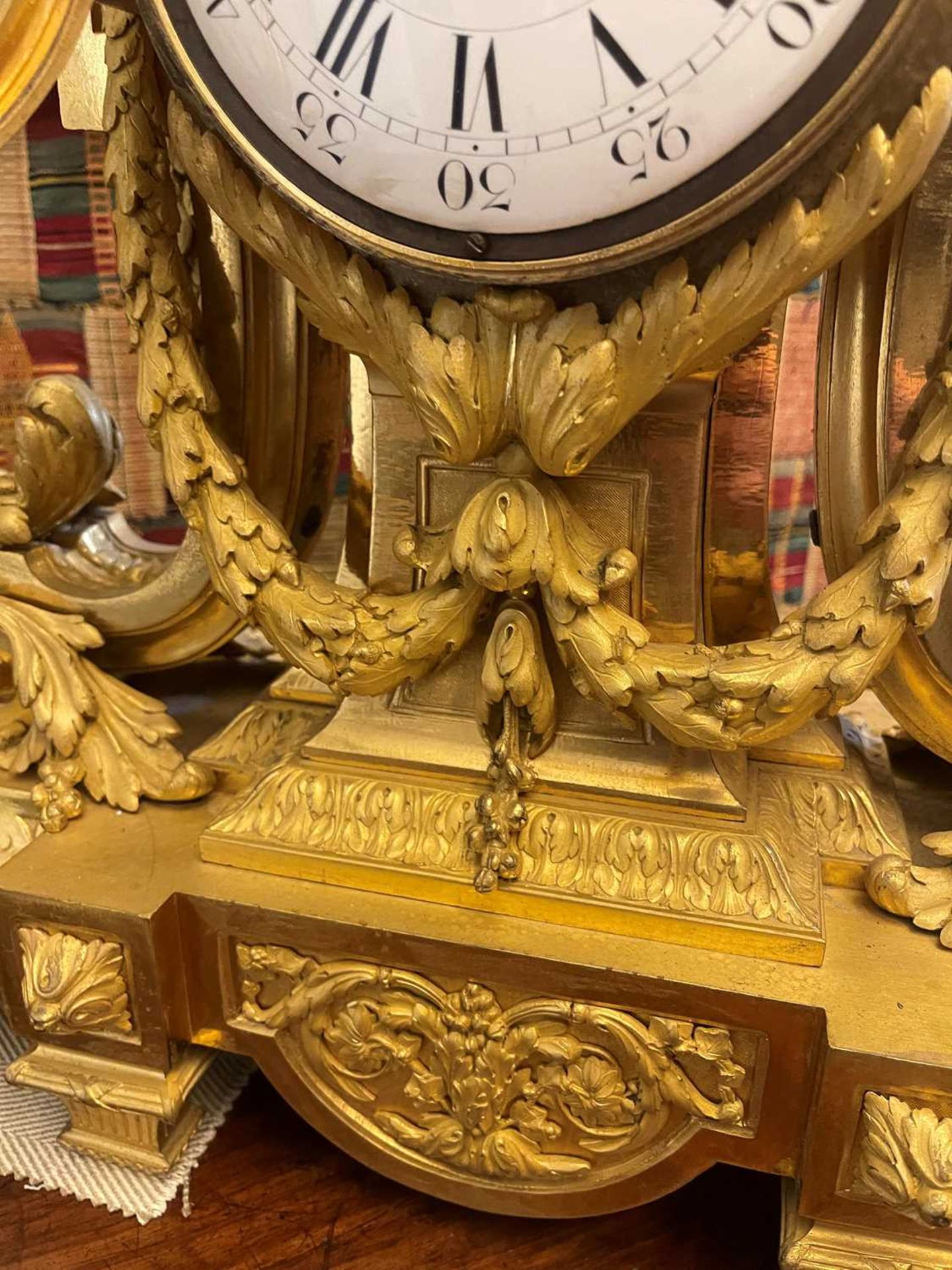 An Empire-style ormolu mantel clock, - Bild 18 aus 24