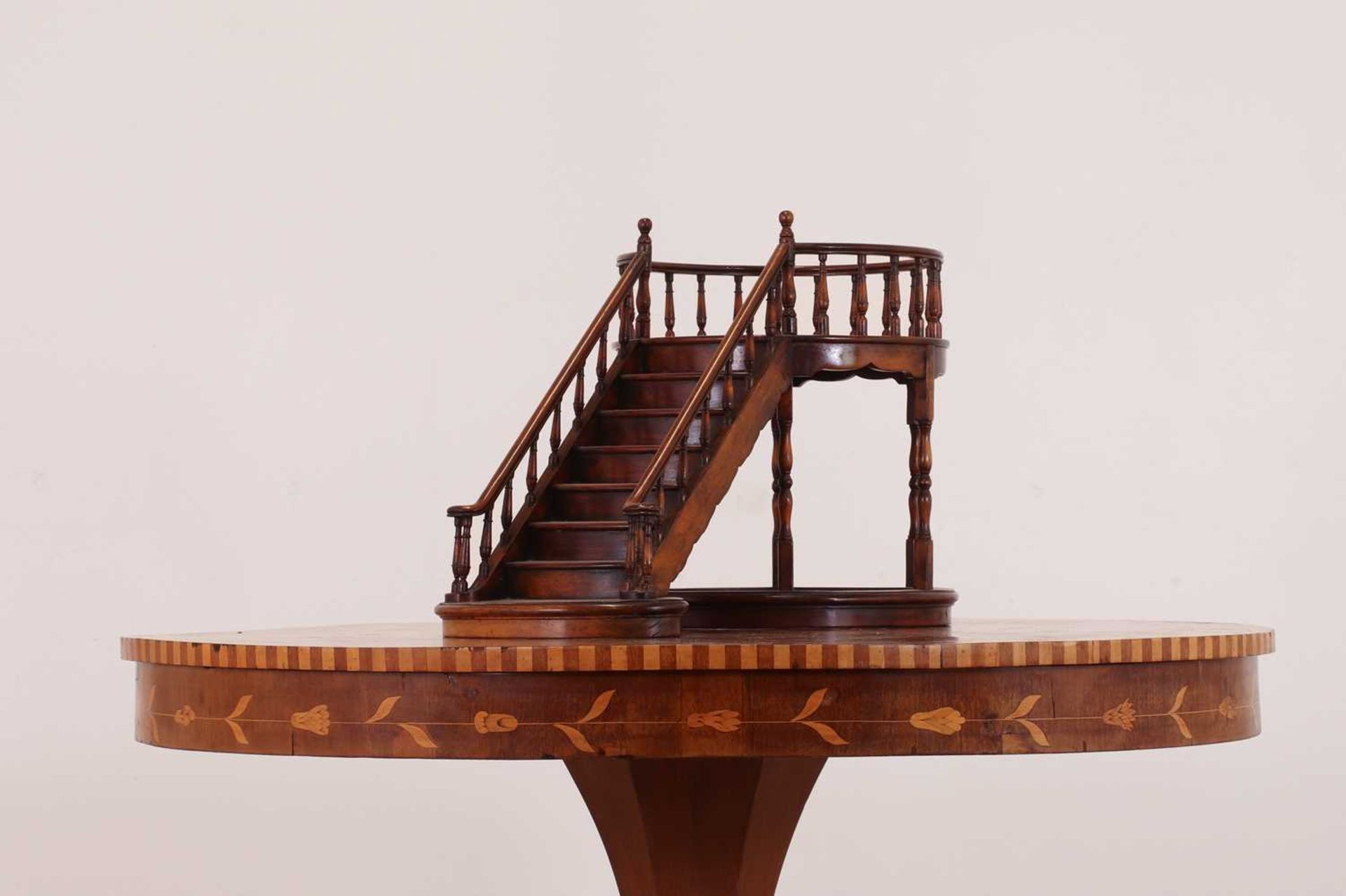 A turned wooden architectural model of a staircase, - Bild 2 aus 22