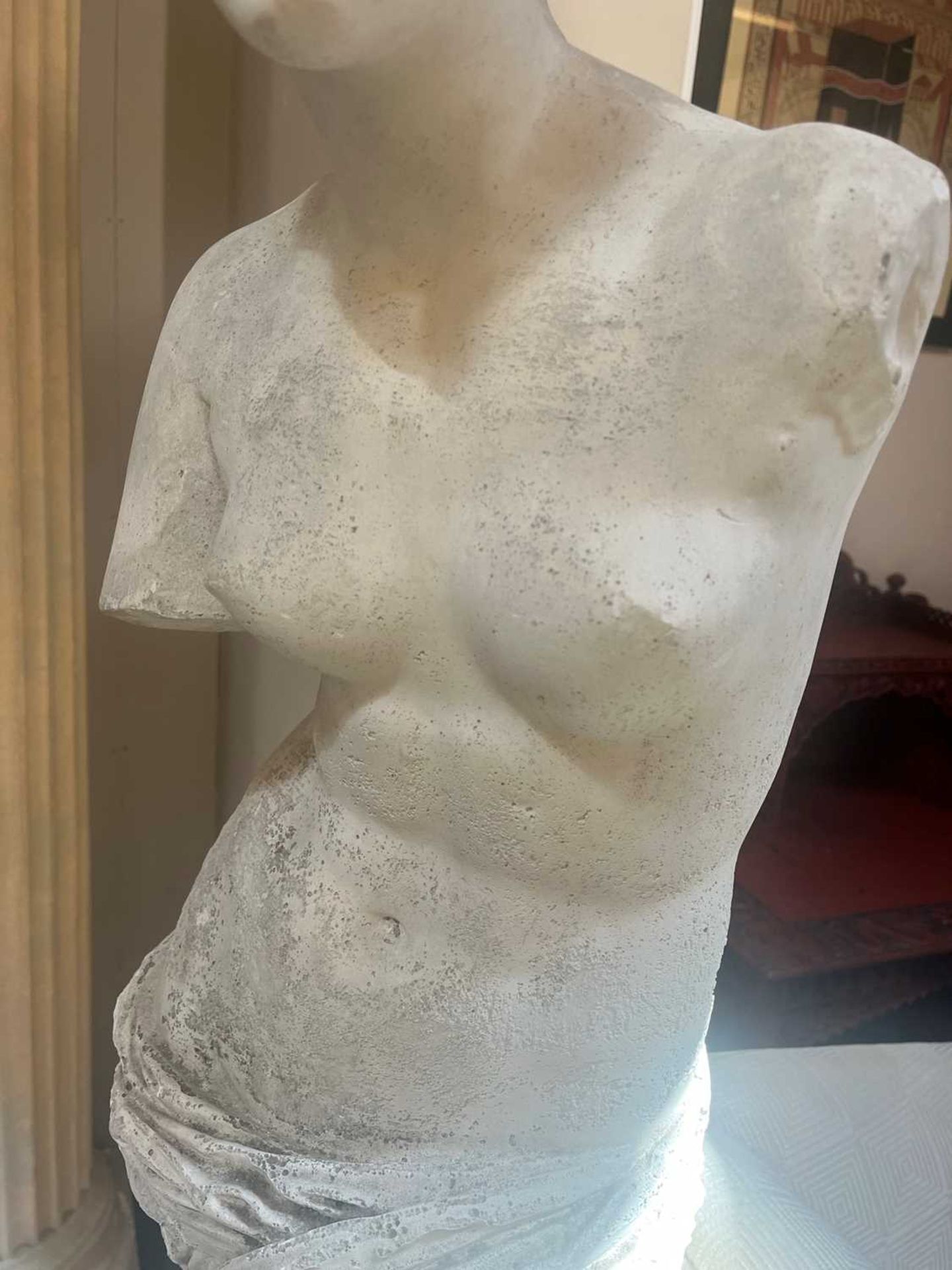 A large plaster figure of the Venus de Milo, - Bild 22 aus 30