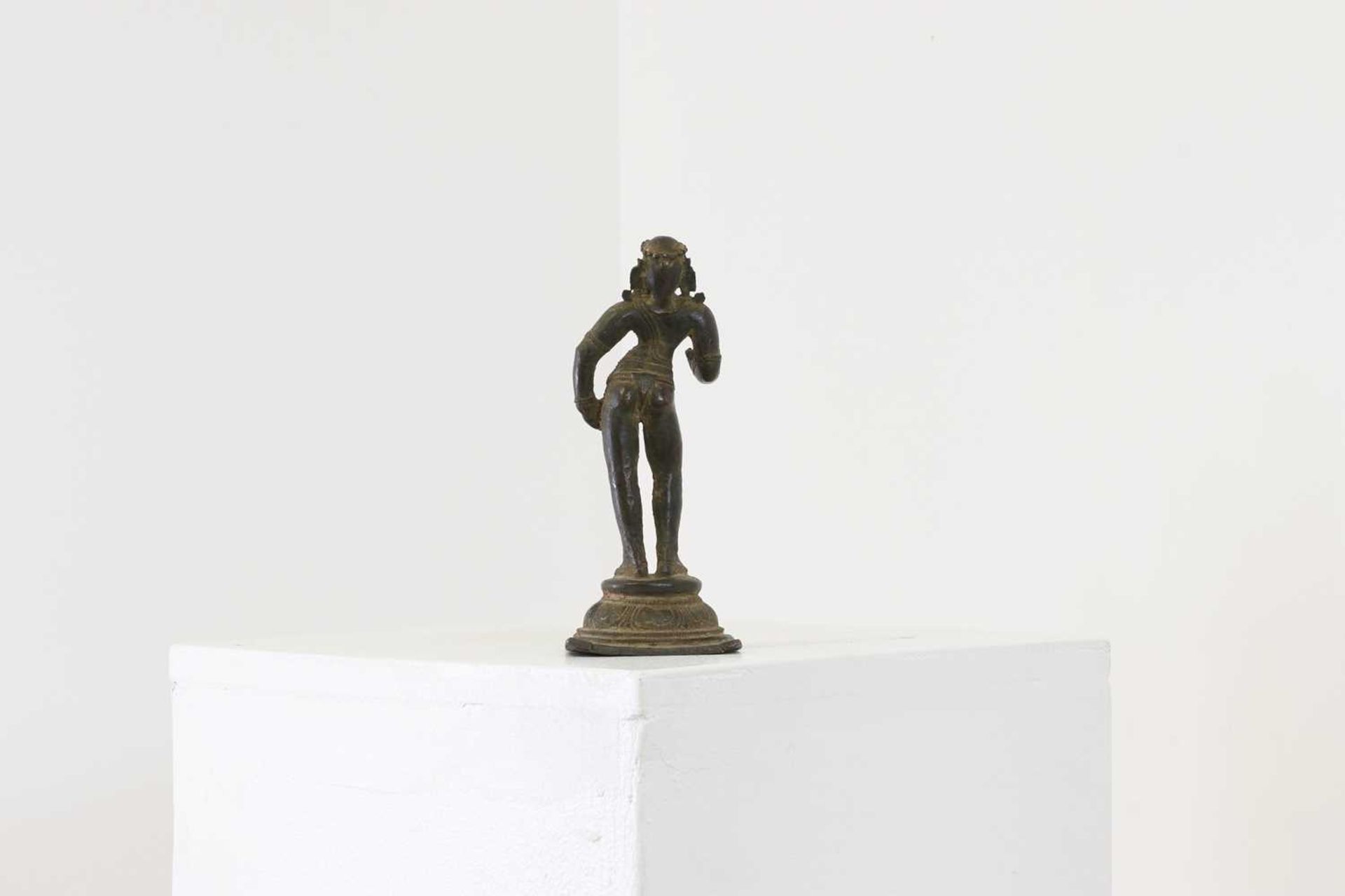 A bronze of a standing Nayanar, - Bild 3 aus 8