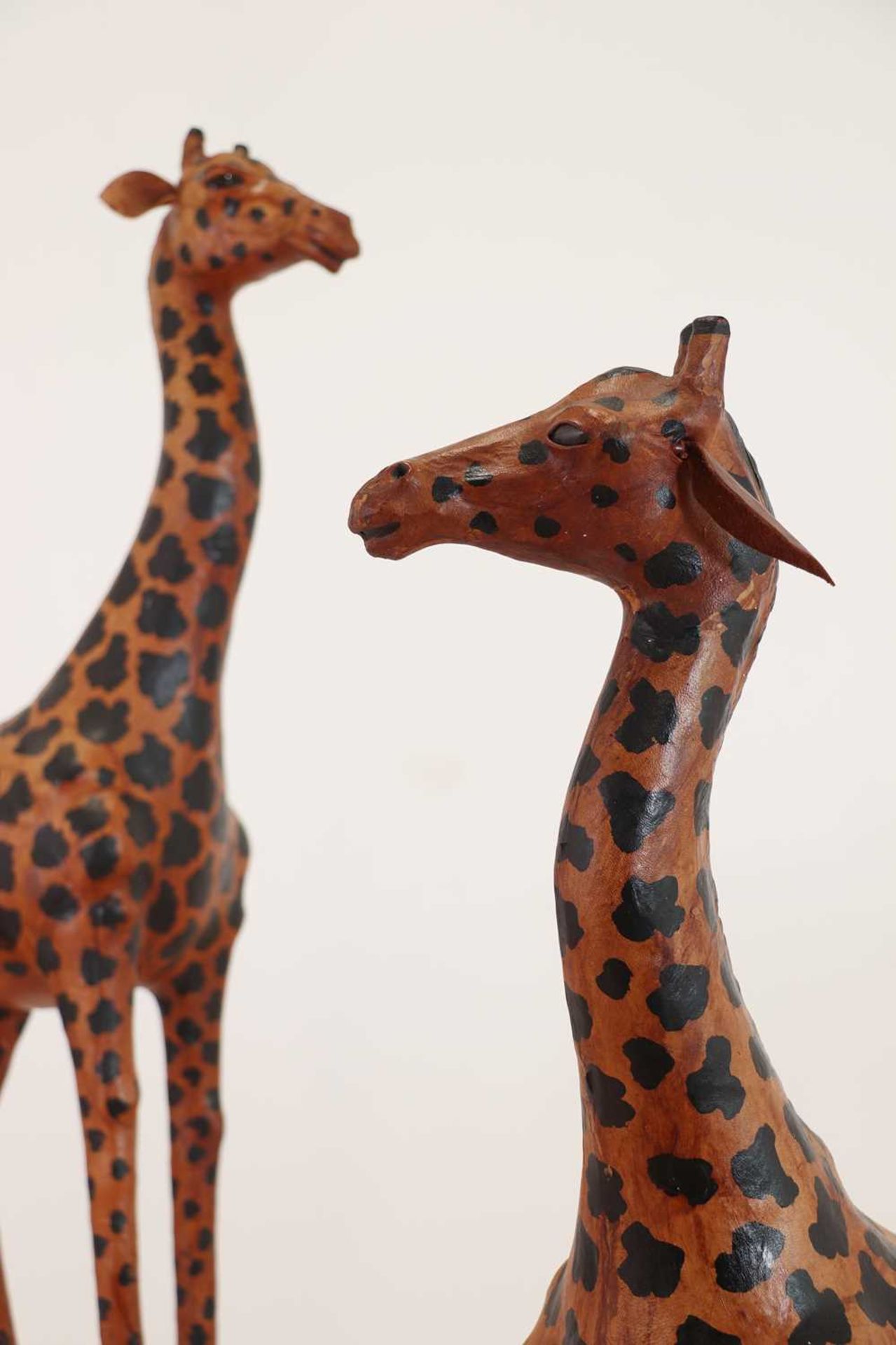 A pair of painted hide figures of giraffes, - Image 5 of 30