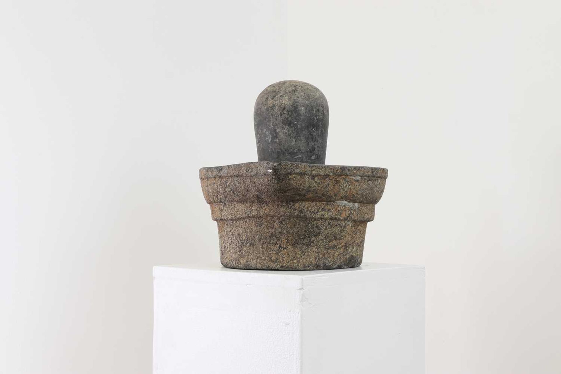 A carved granite lingam and yoni, - Bild 7 aus 7