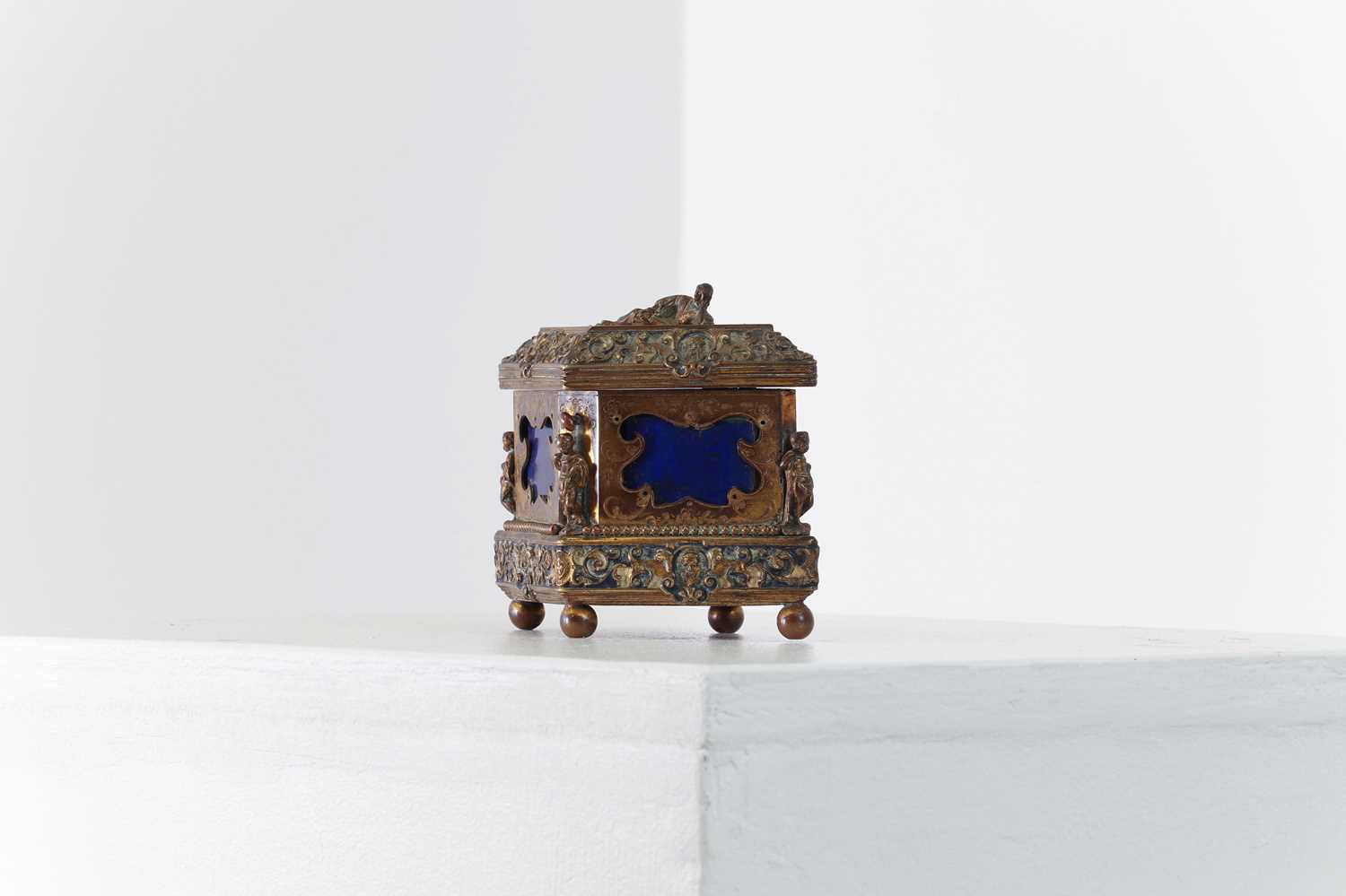 A lapis lazuli and gilt-metal box, - Image 3 of 13