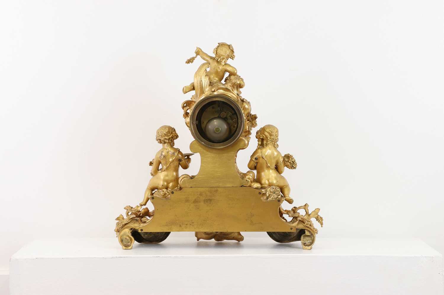 A gilt-bronze mantel clock, - Image 6 of 21