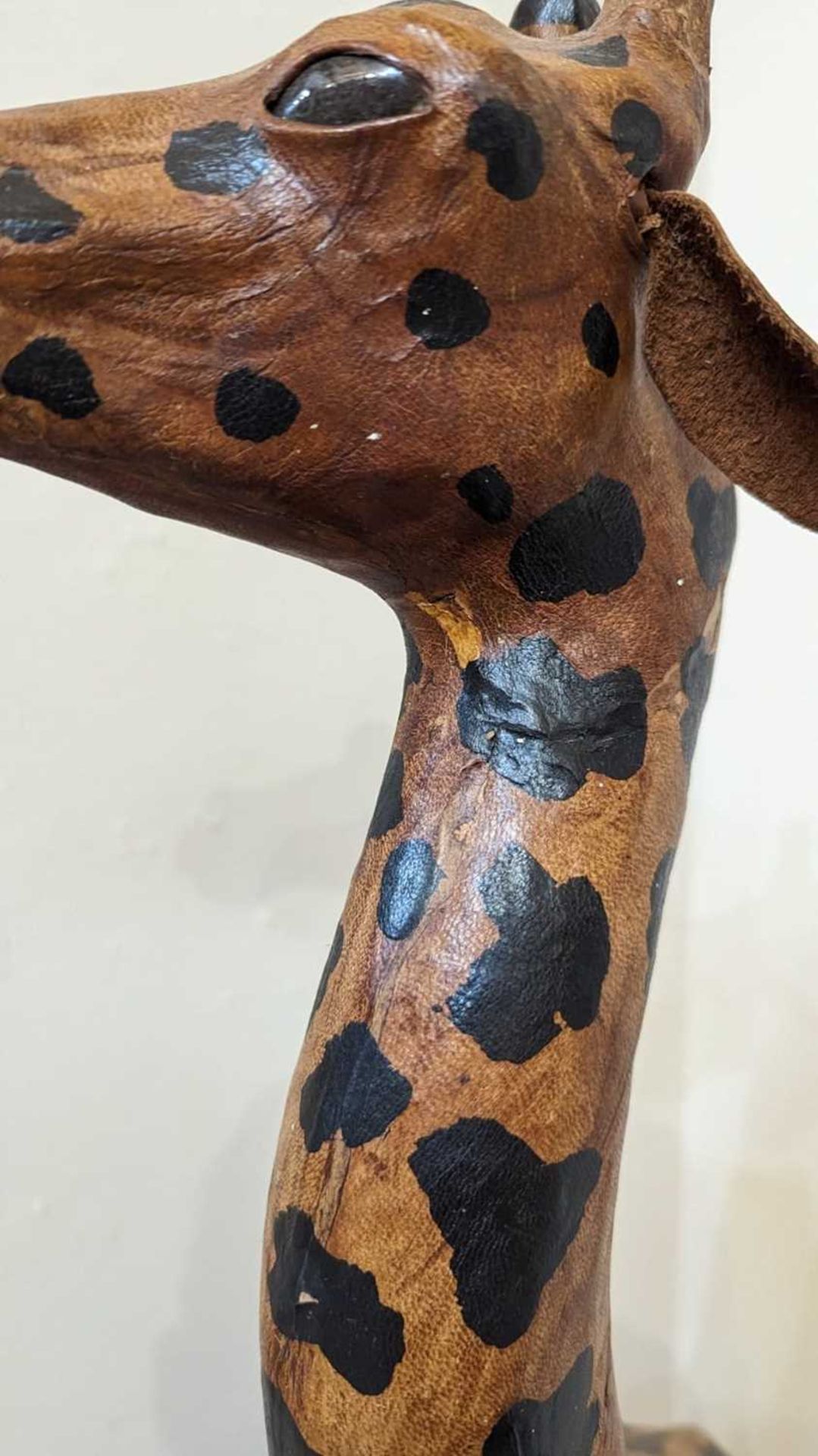A pair of painted hide figures of giraffes, - Image 20 of 30