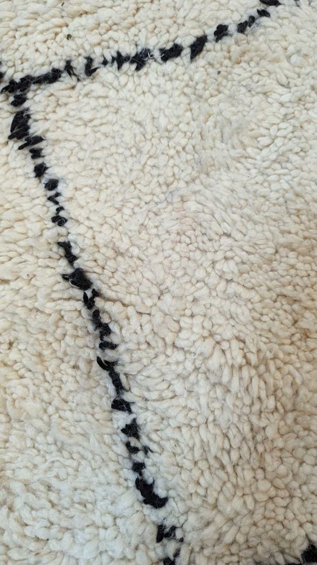 A wool Berber or Beni Ourain rug, - Bild 15 aus 17