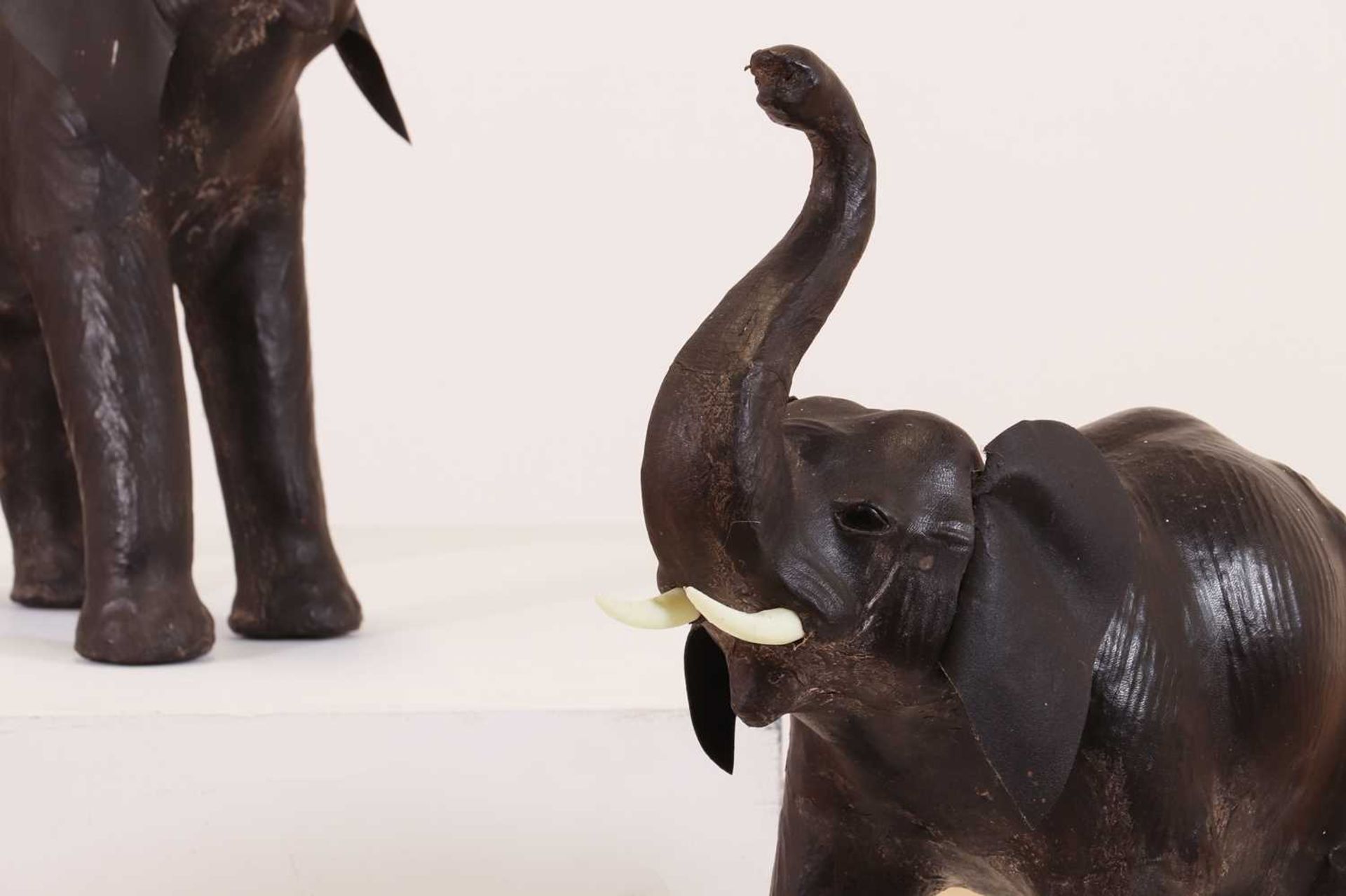 A near pair of small leather elephants, - Image 3 of 5