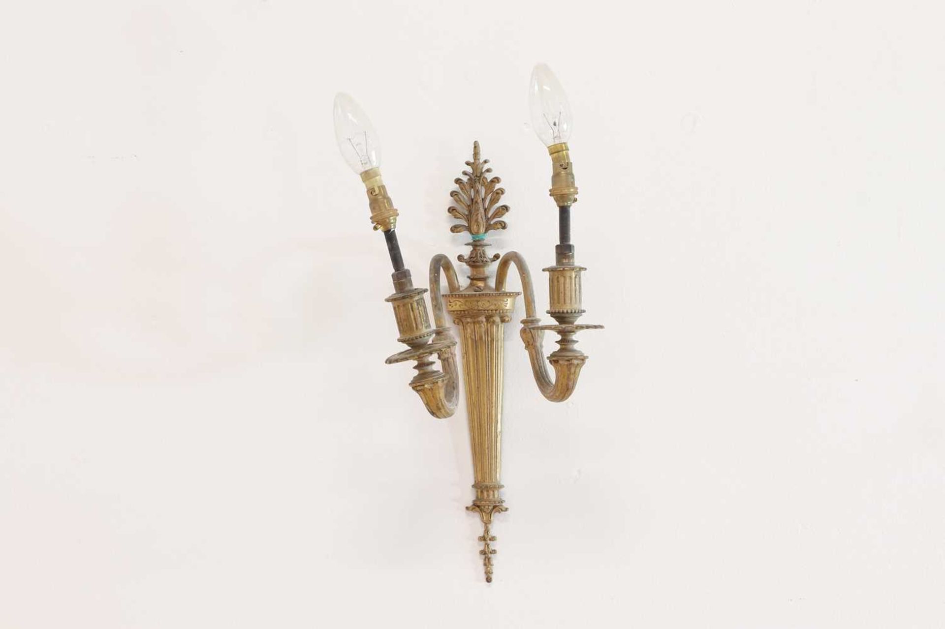 A set of six Louis XVI-style gilt-bronze wall lights, - Bild 6 aus 7