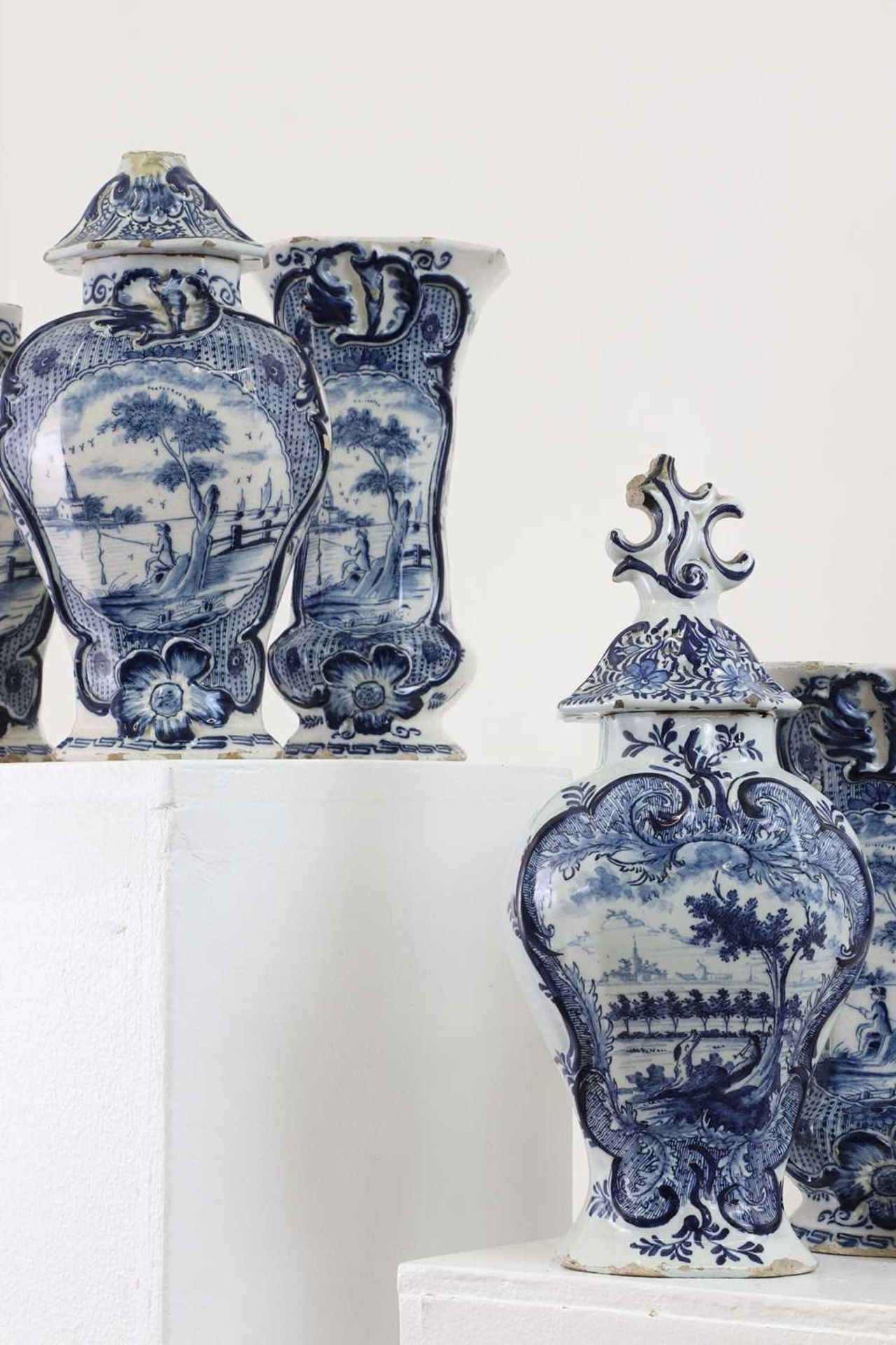 A delft pottery blue and white garniture, - Bild 8 aus 8