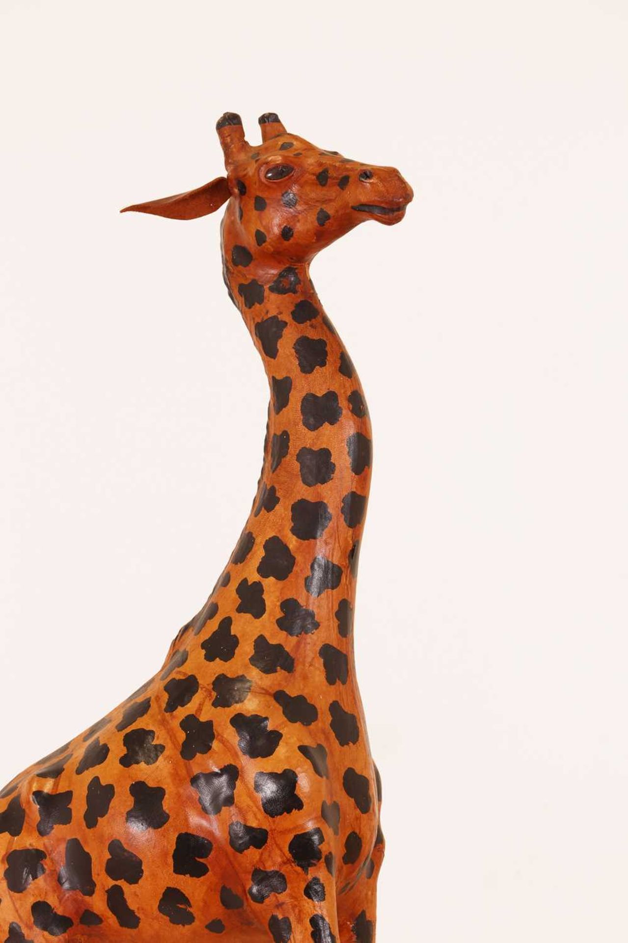 A pair of painted hide figures of giraffes, - Image 10 of 30