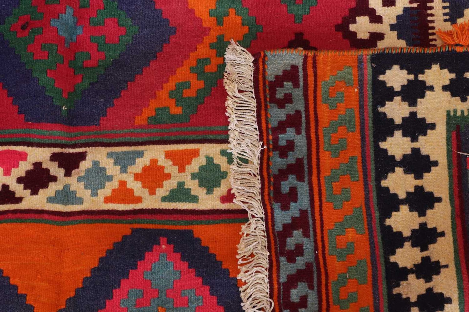 A Persian Qashqai kilim wool rug, - Bild 2 aus 13