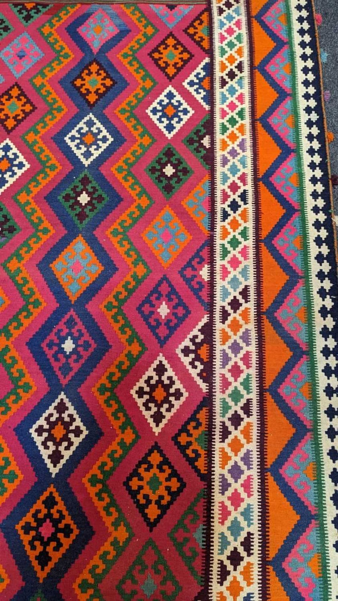 A Persian Qashqai kilim wool rug, - Bild 9 aus 13