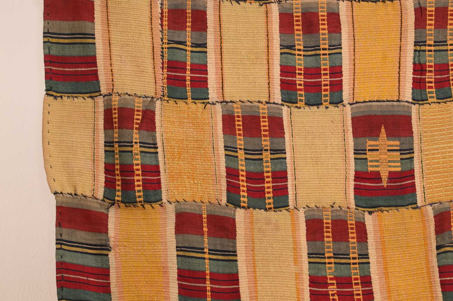 An Ewe kente cloth, - Bild 4 aus 5