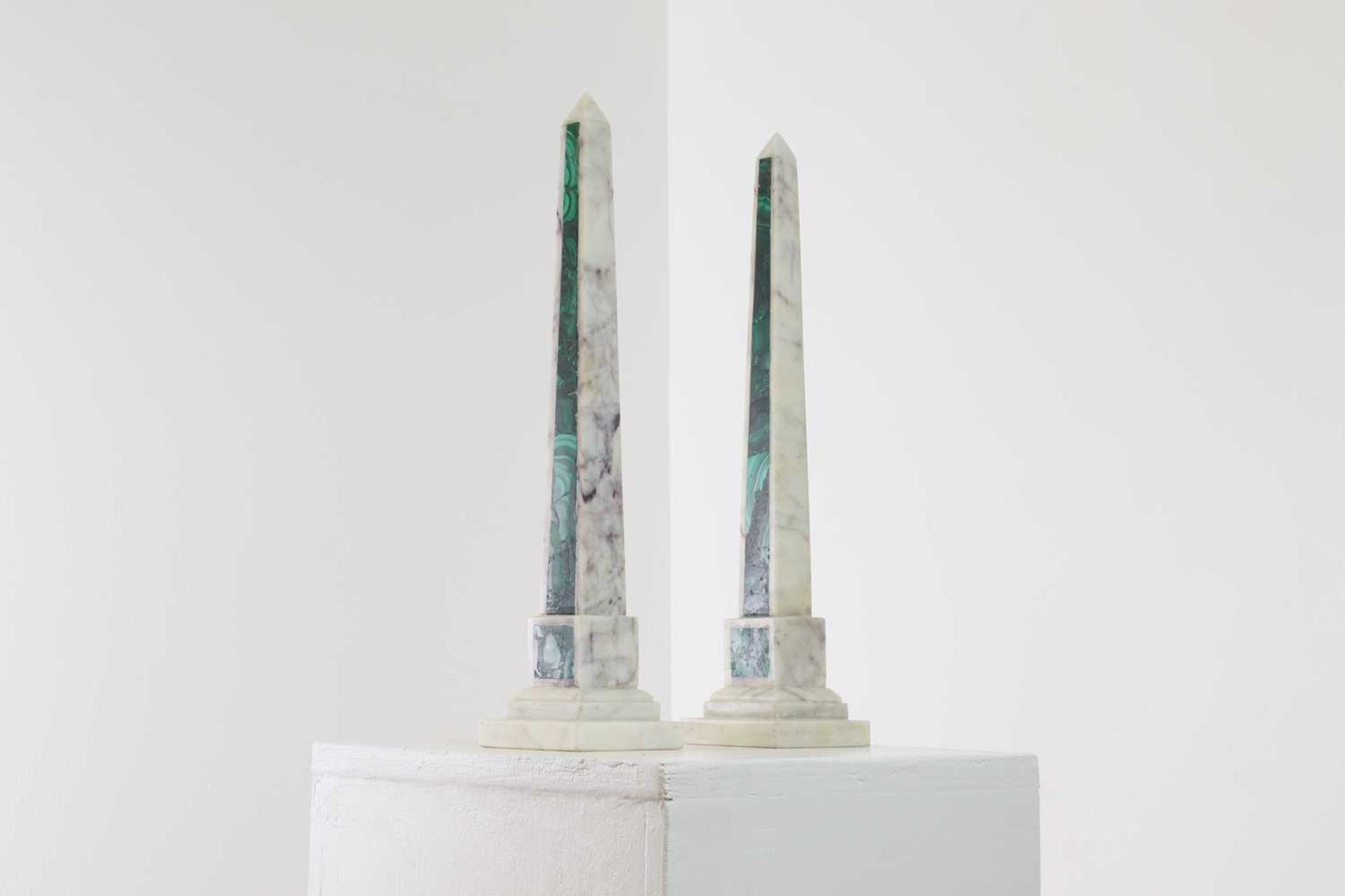 A pair of white marble and malachite obelisks - Image 2 of 6