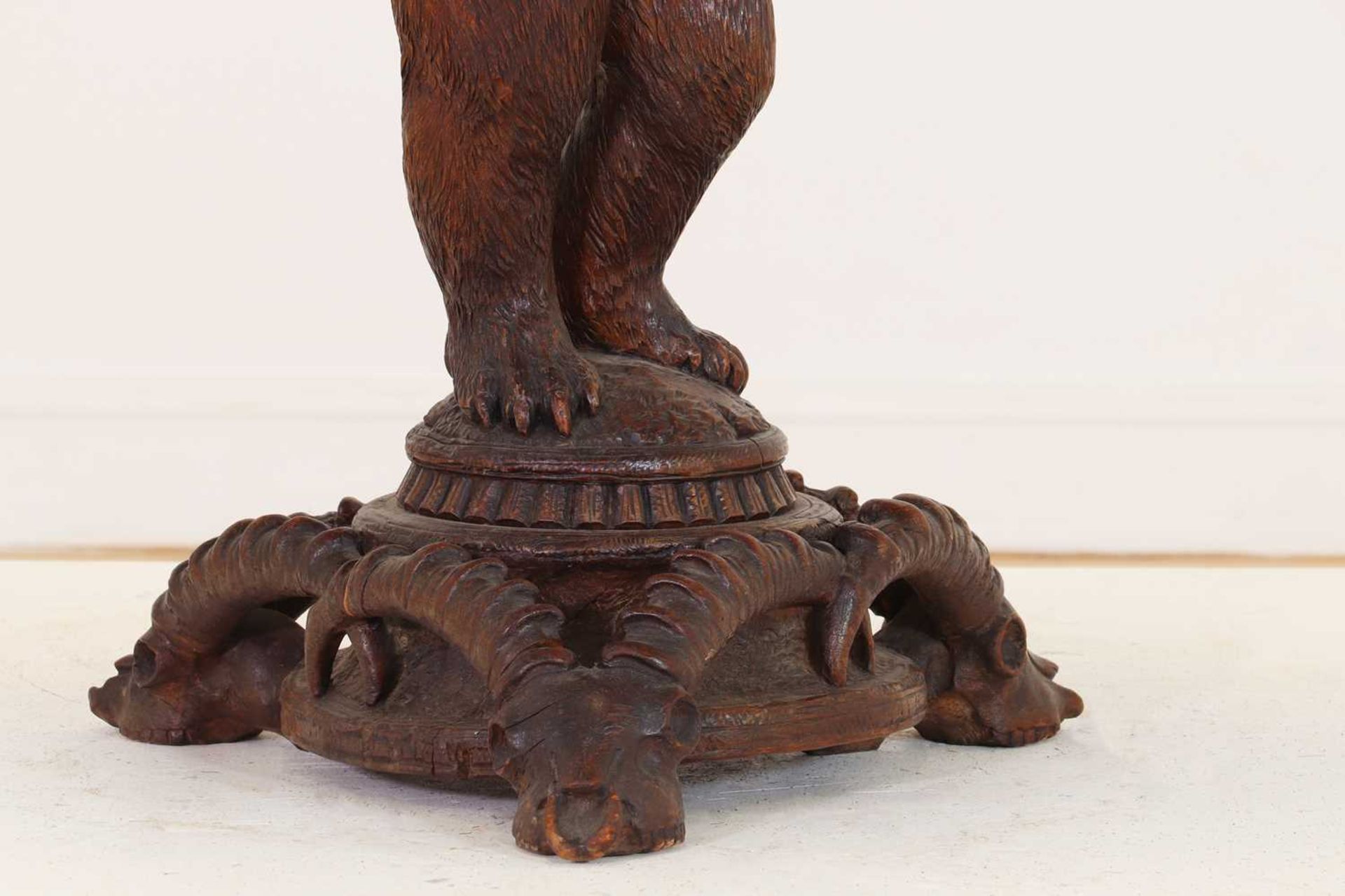 A Black Forest carved wood occasional table, - Bild 8 aus 10