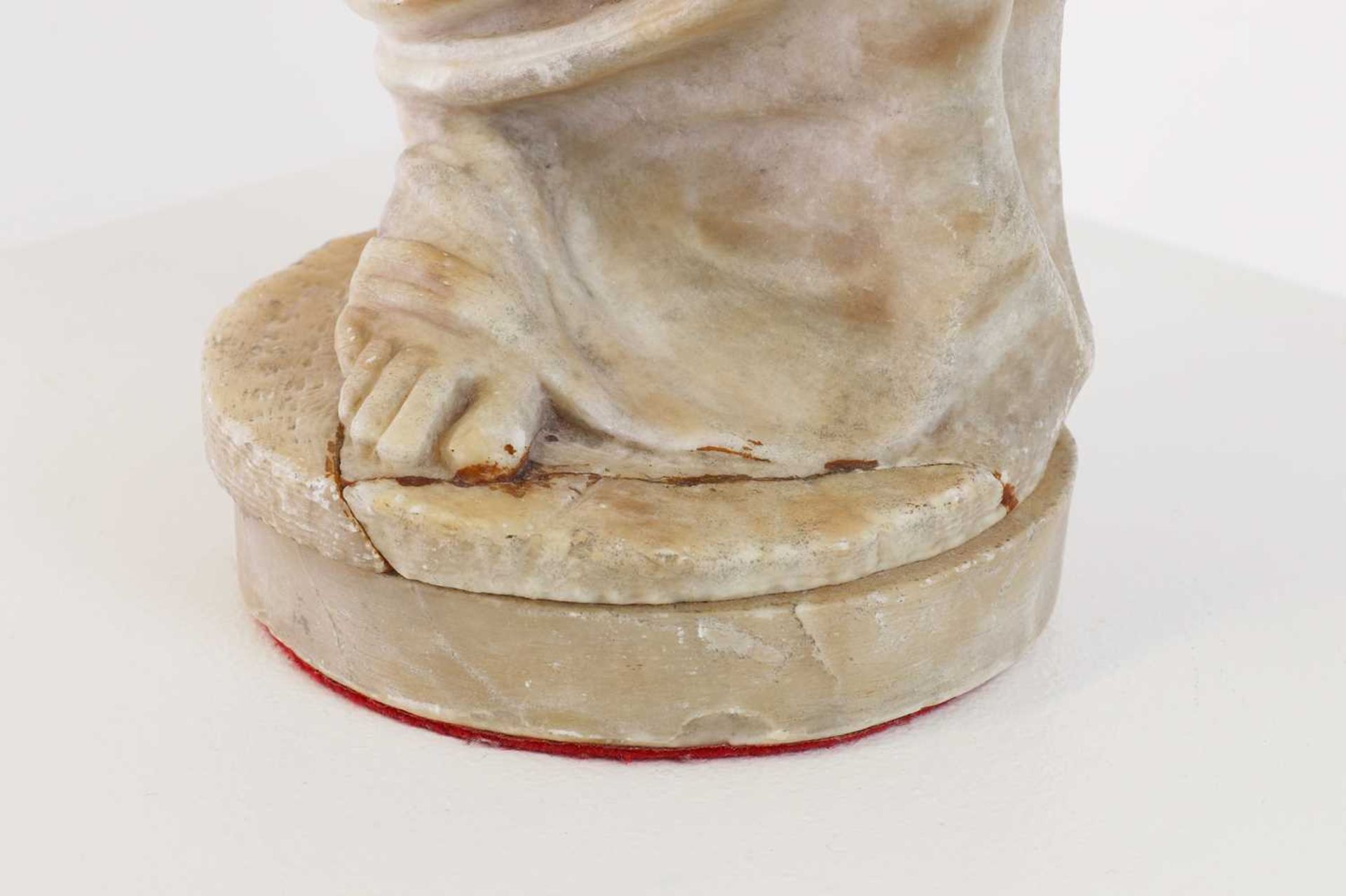 An alabaster figure of the Venus de Milo, - Image 6 of 8