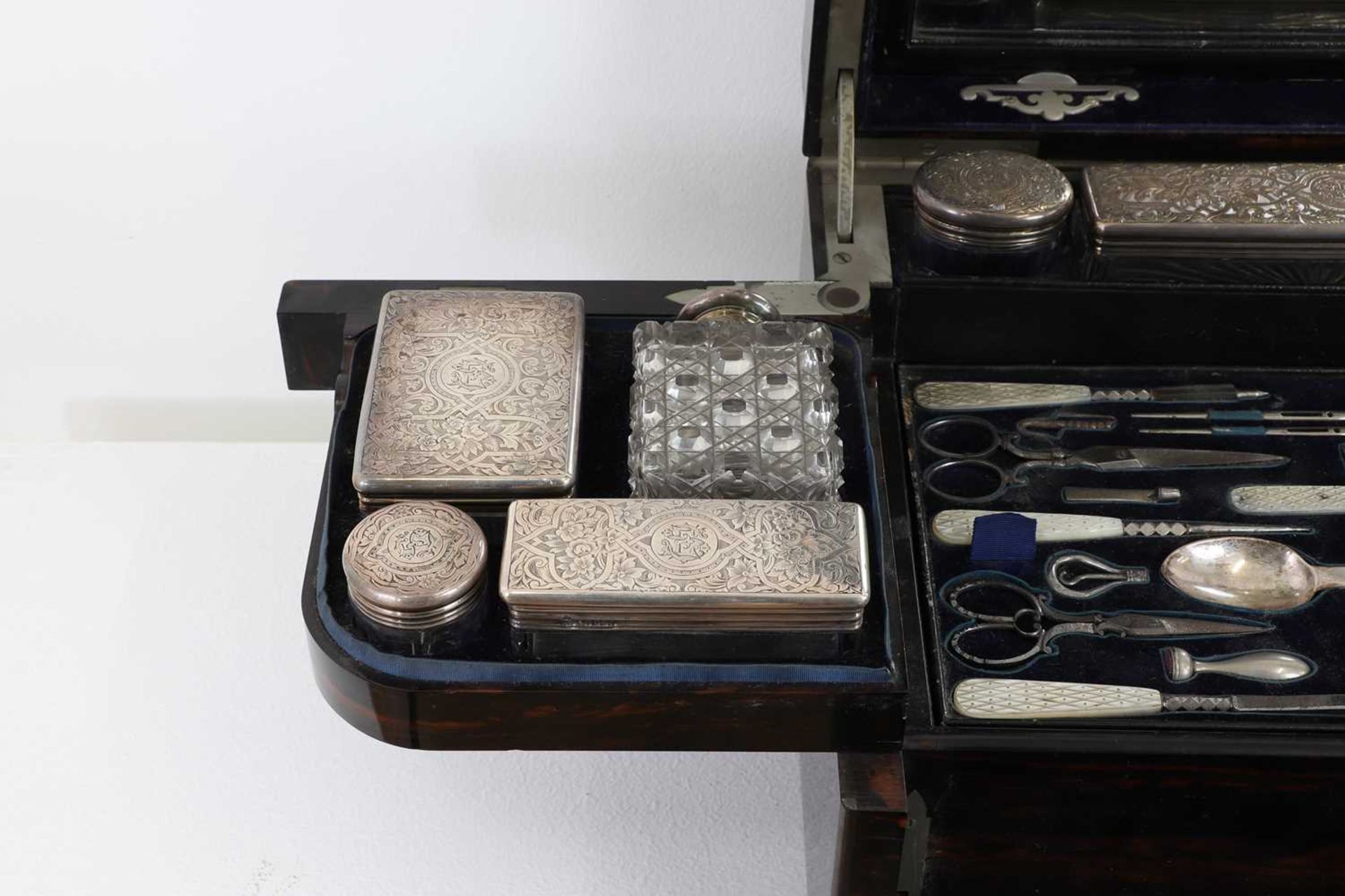 A Victorian coromandel vanity case, - Bild 11 aus 44