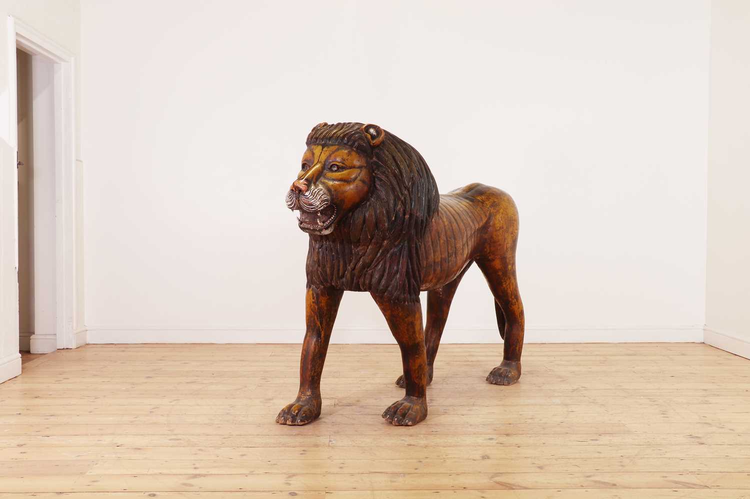 A large painted pine lion, - Image 4 of 7