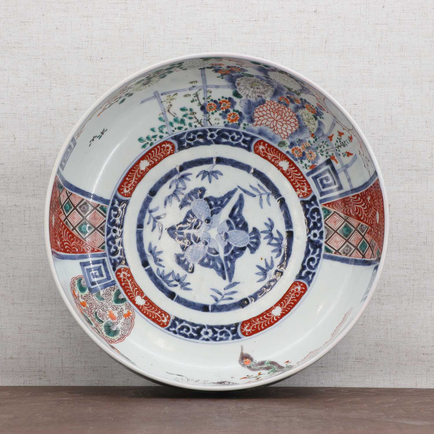 A Japanese Imari bowl, - Image 5 of 16
