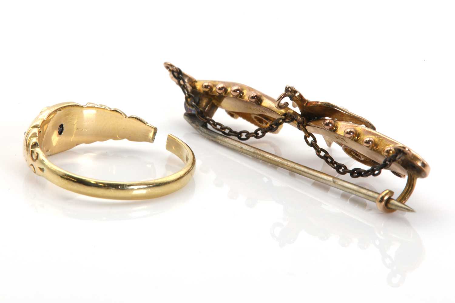 An Edwardian gold split pearl swallow bar brooch, - Image 2 of 3