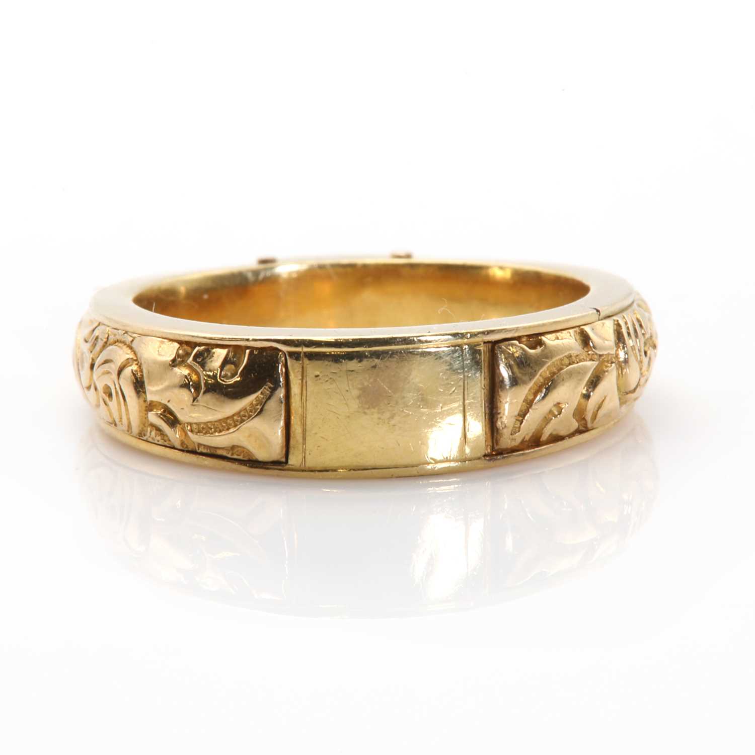 A secret compartment memorial ring, c.1840,