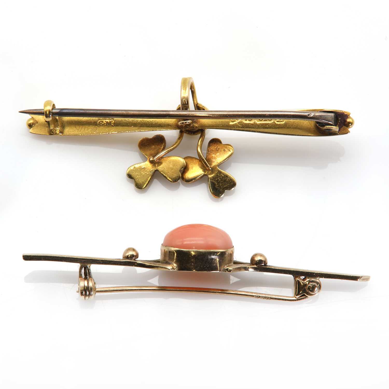 An Edwardian 15ct gold split pearl bar brooch, - Image 2 of 2