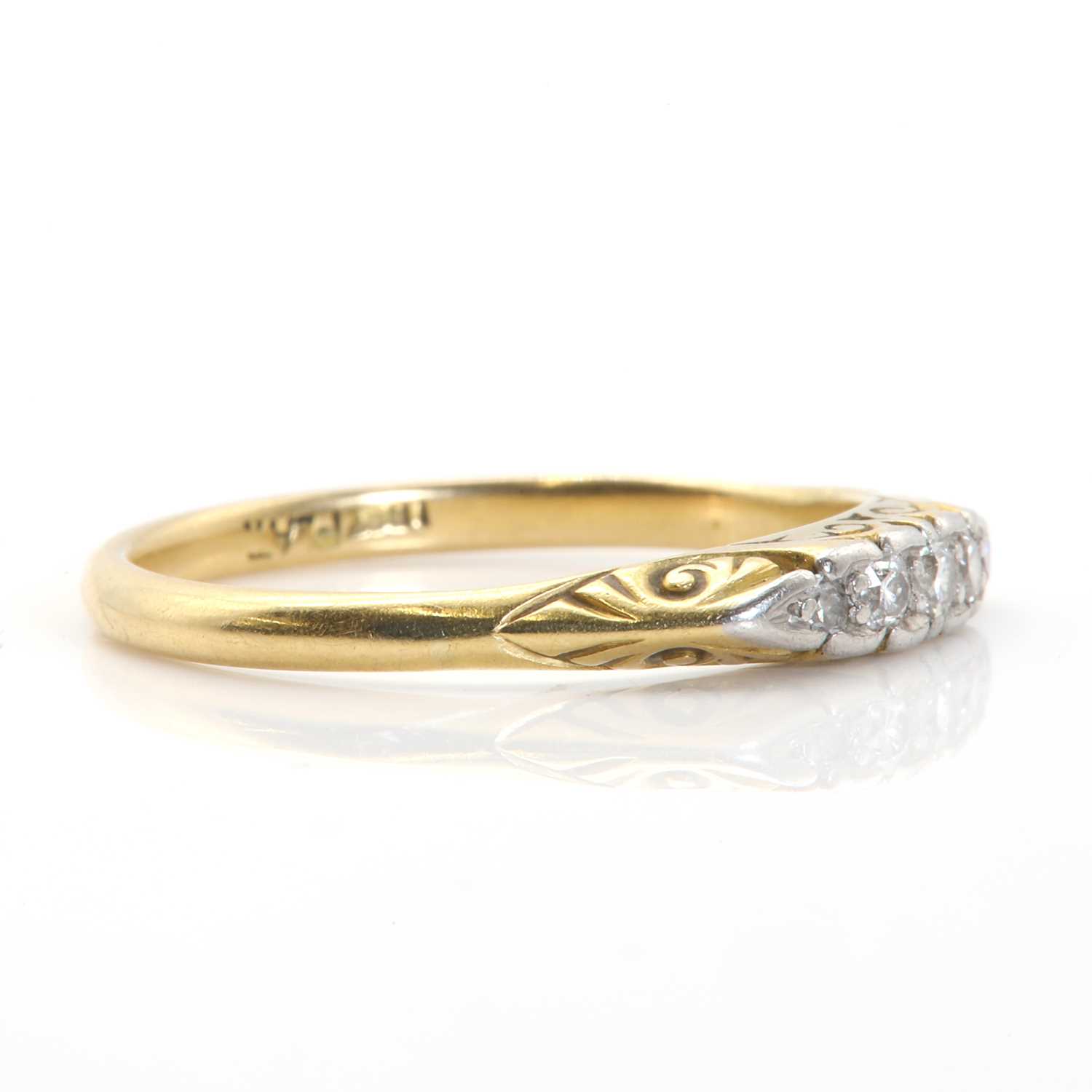 A gold five stone diamond carved head ring, - Image 2 of 3