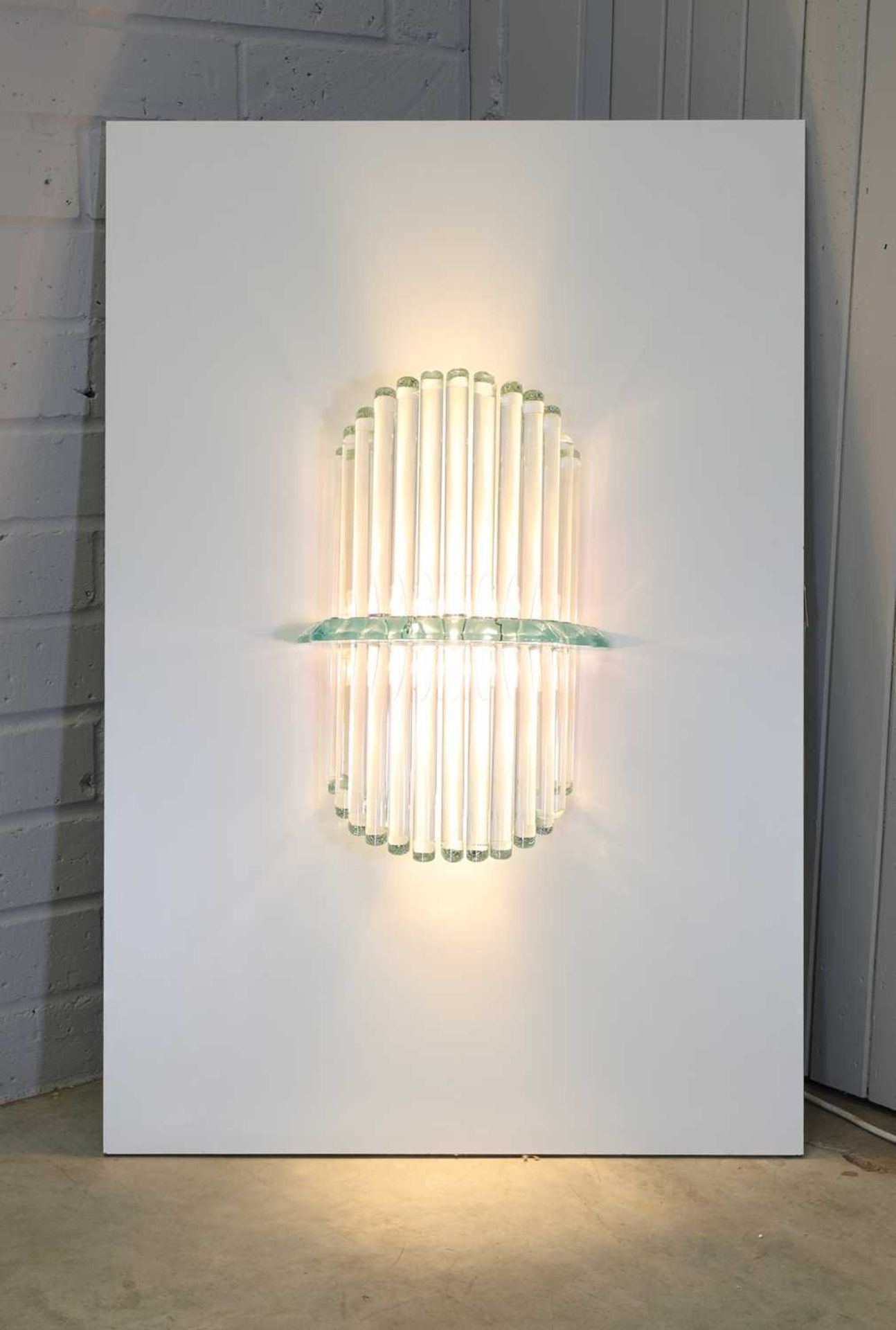 A contemporary wall light, - Image 3 of 5