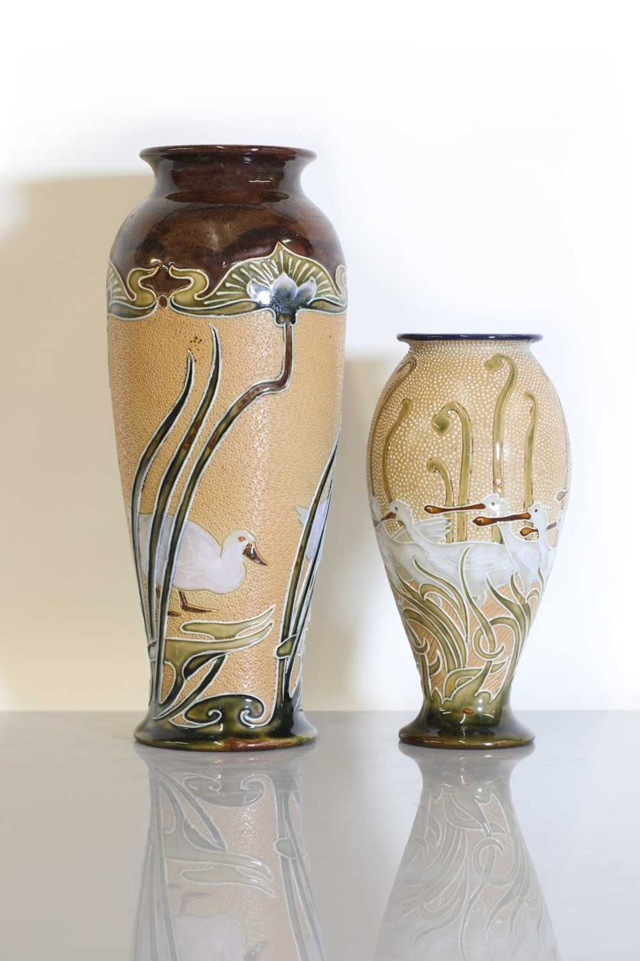 A Doulton Lambeth stoneware vase, - Bild 2 aus 9