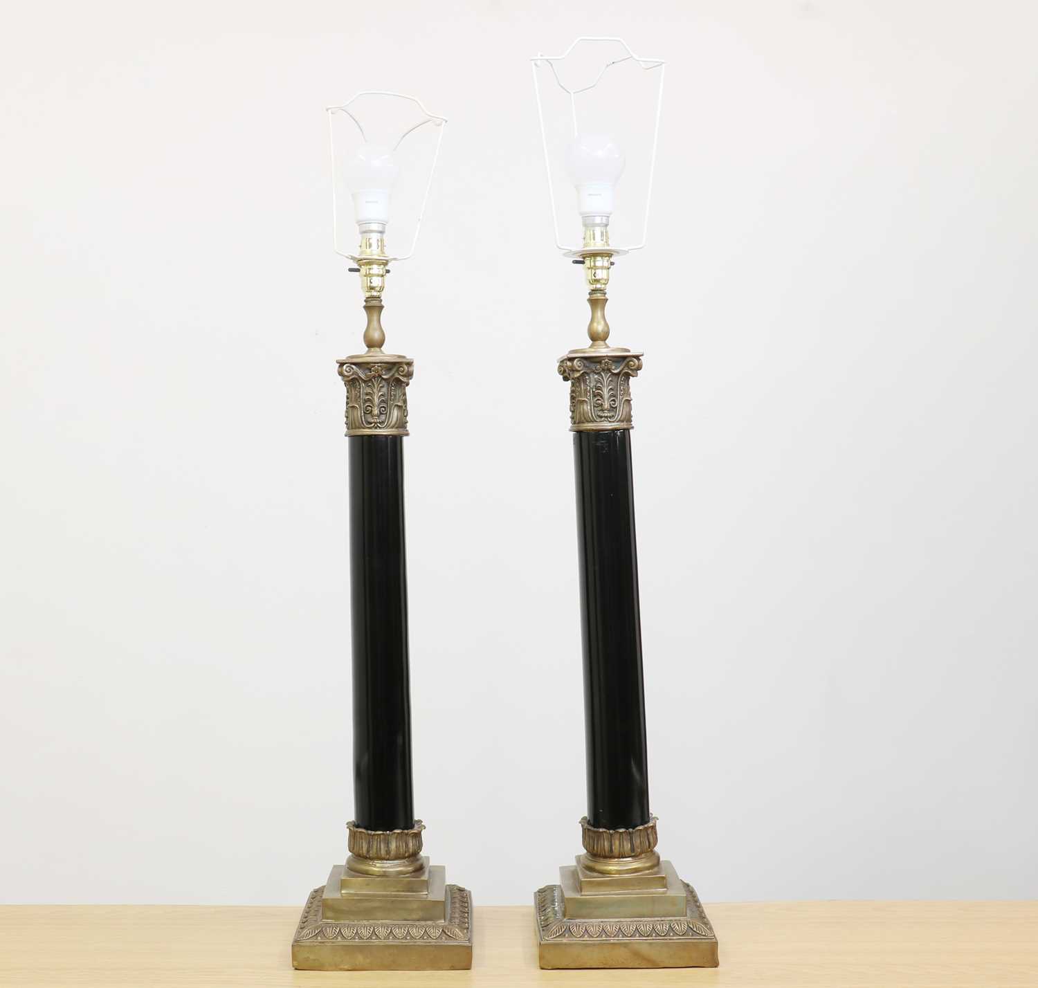 A pair of table lamps, - Image 2 of 3